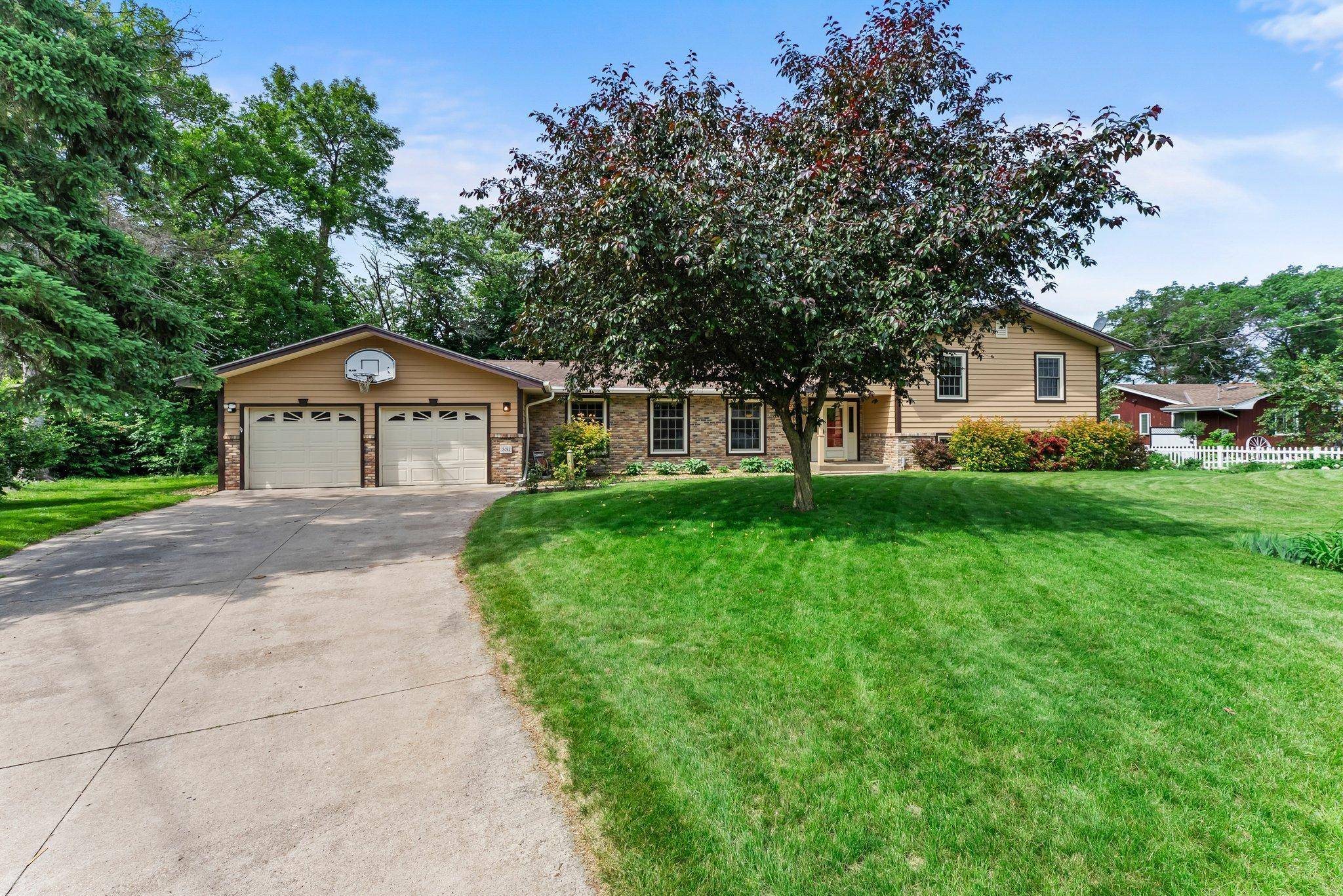 Cambridge, MN 55008,331 Sunset LN N