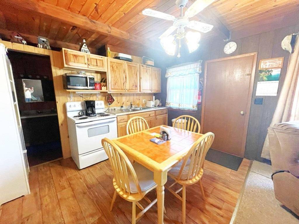 Park Rapids, MN 56470,25186 US 71 ##18