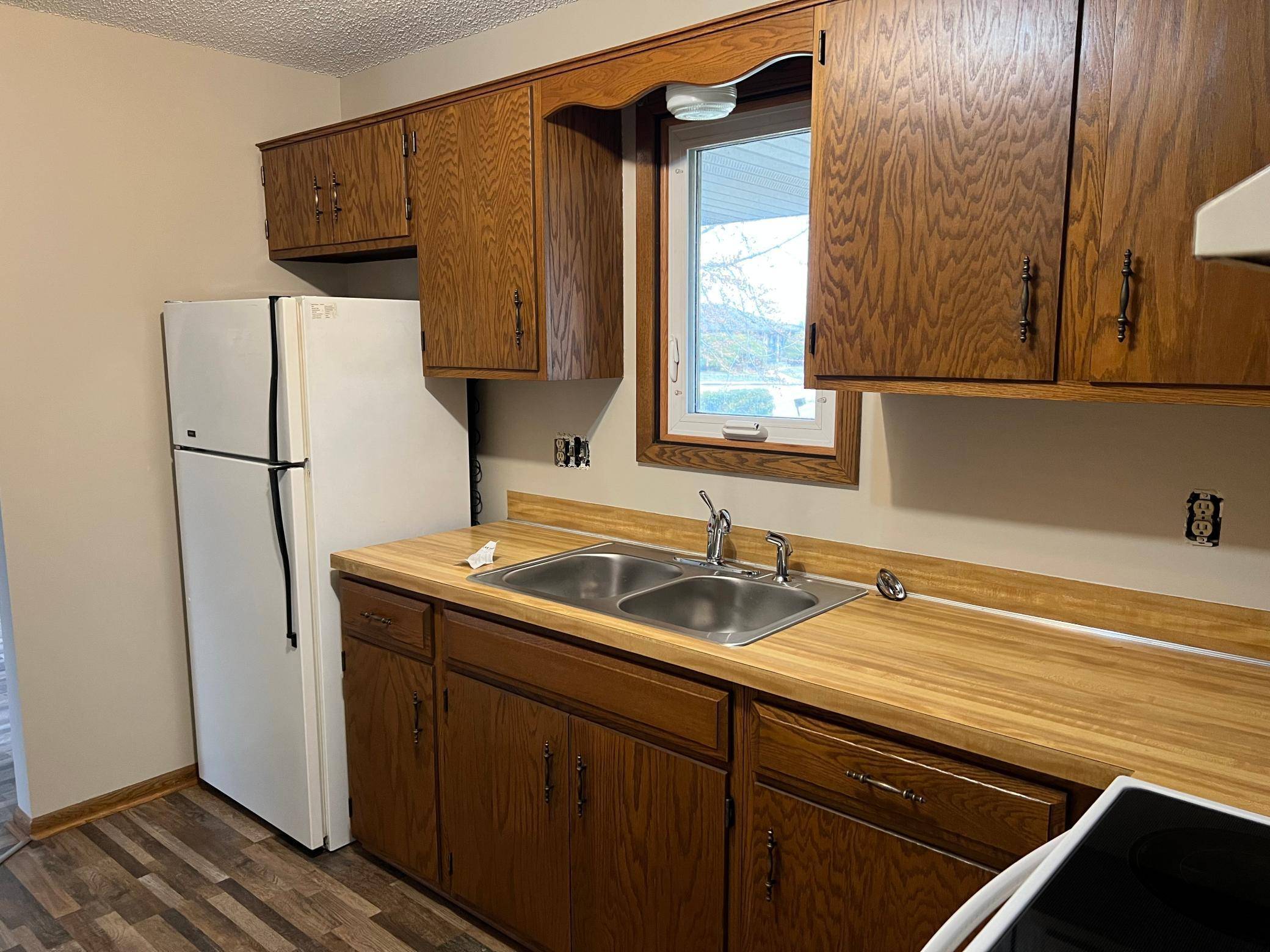 Victoria, MN 55386,1590 Commercial AVE #204
