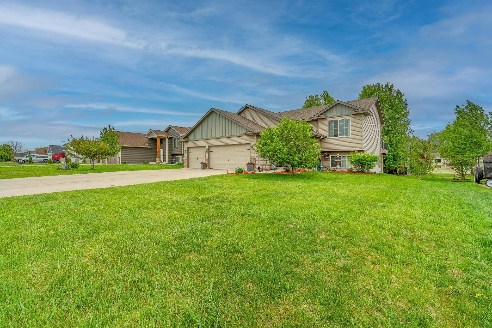 Le Center, MN 56057,345 Horizon DR