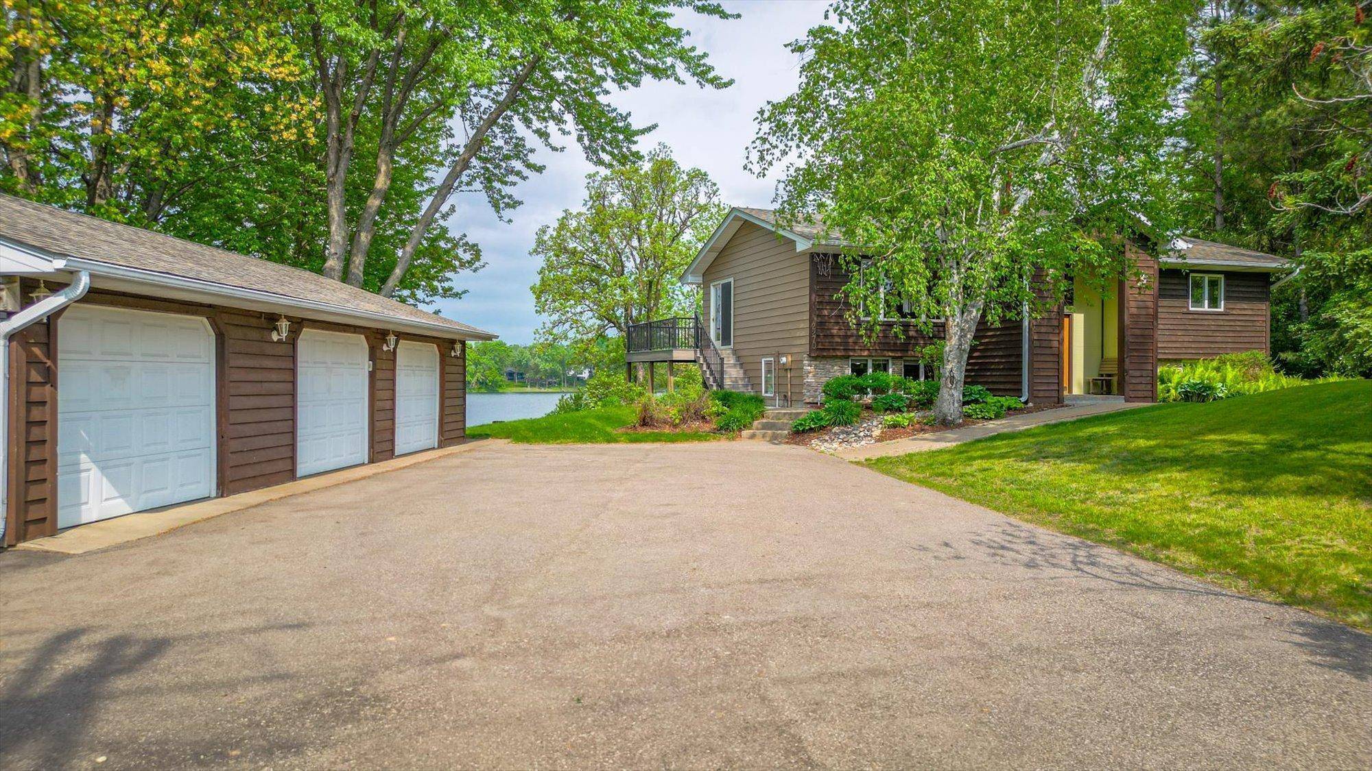 Lake Elmo, MN 55042,2270 Manning TRL N