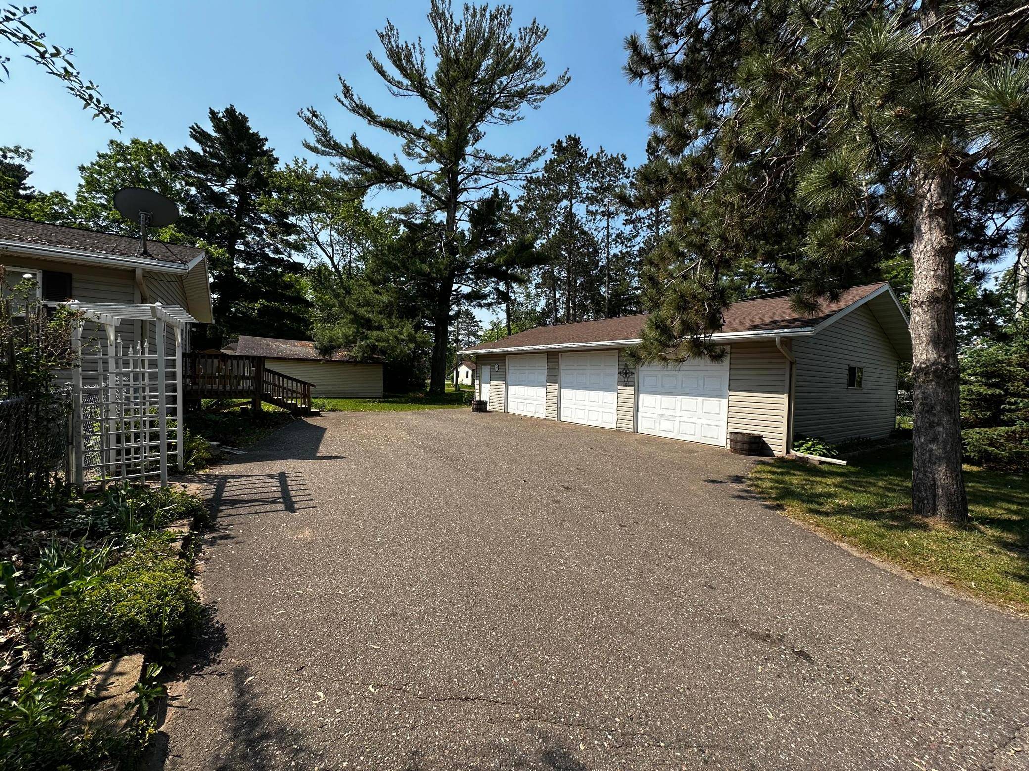 Crosby, MN 56441,326 5th ST NE