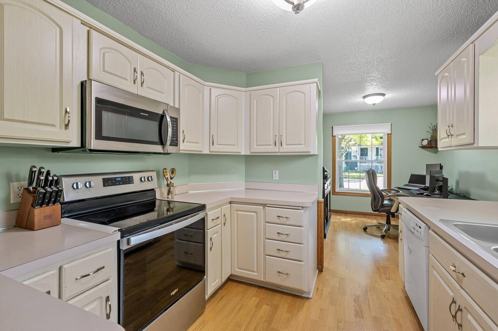 Oakdale, MN 55128,2333 Grange AVE N