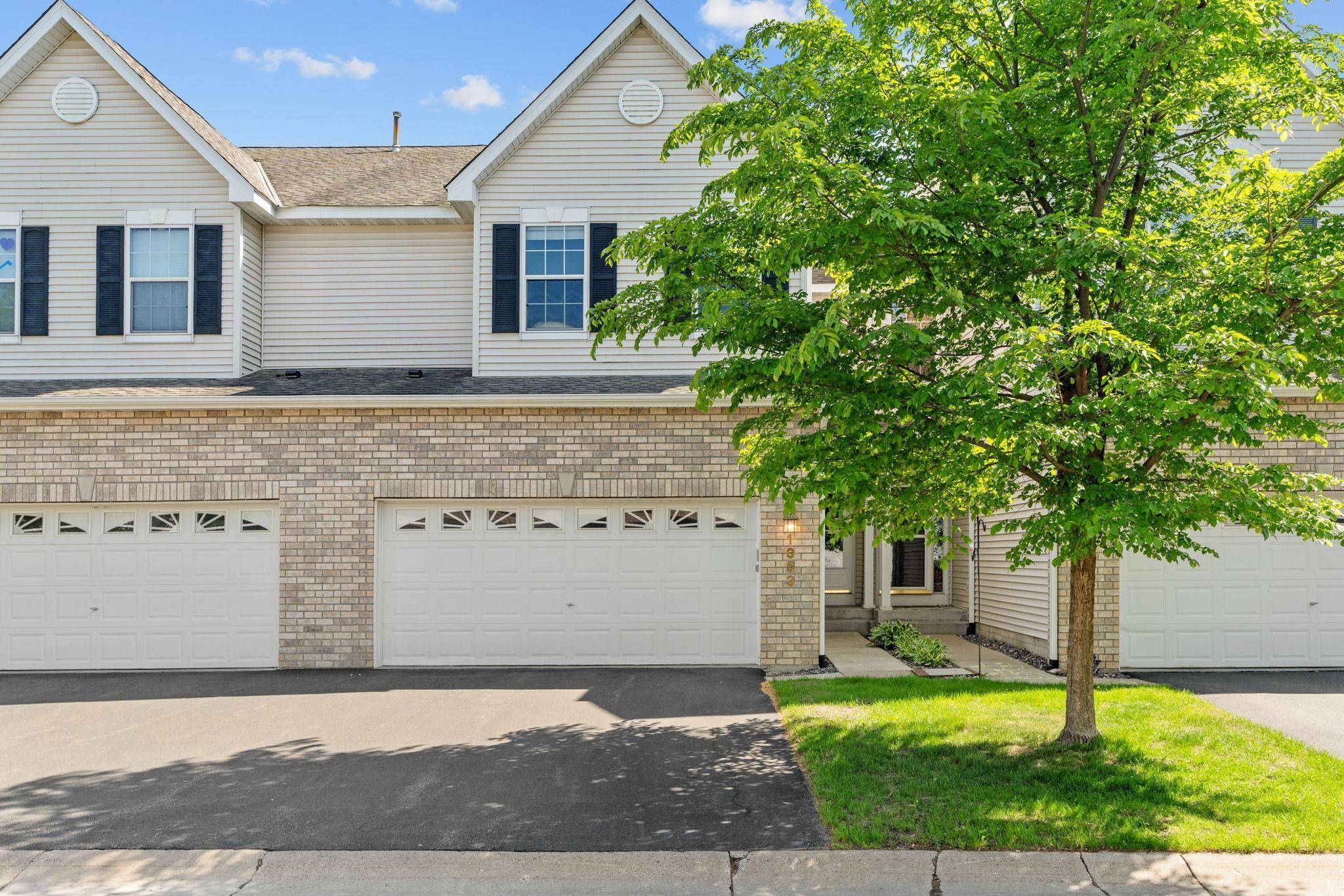 Chaska, MN 55318,1353 White Oak DR