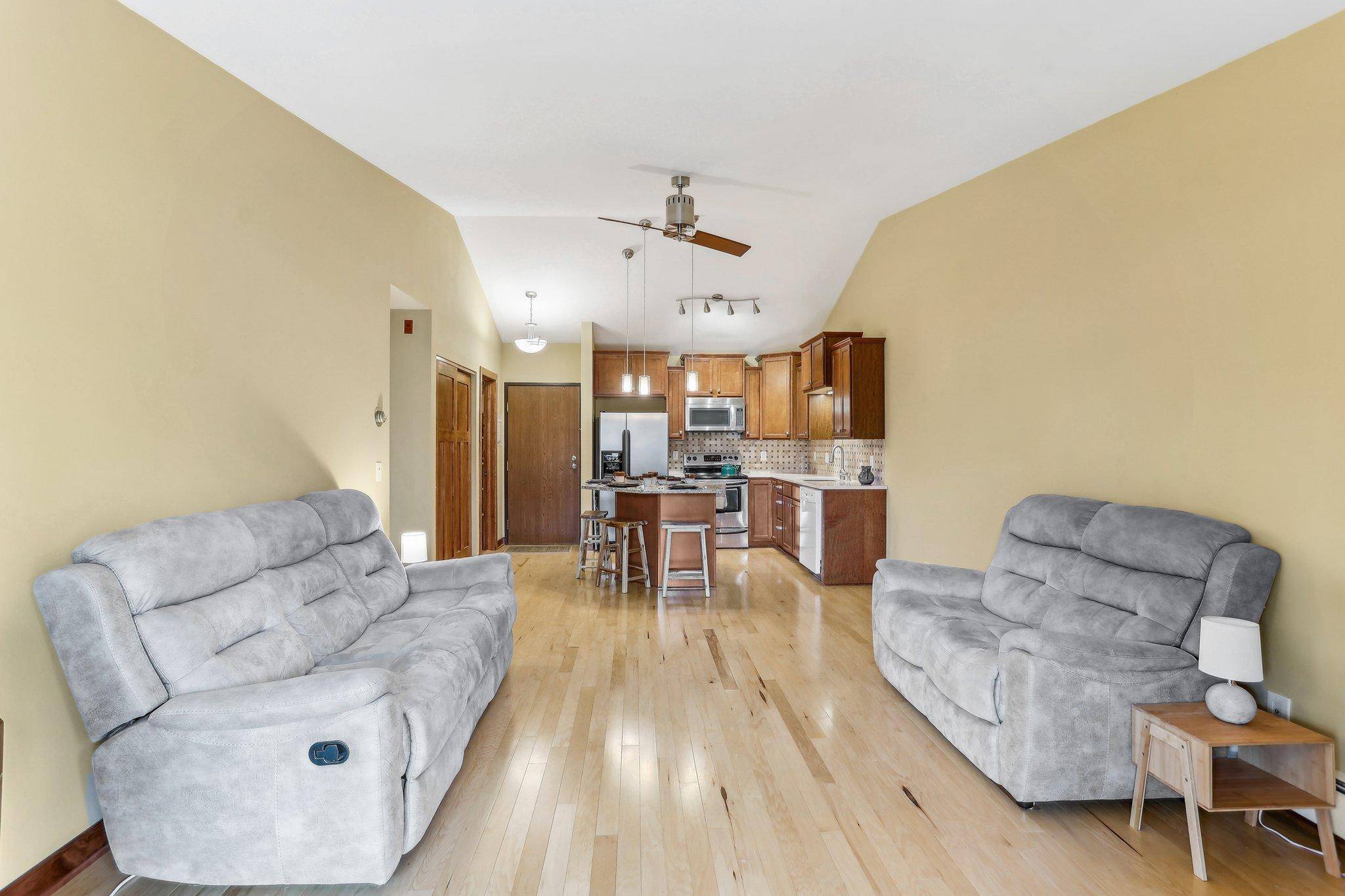 Plymouth, MN 55446,3850 Plymout BLVD #318