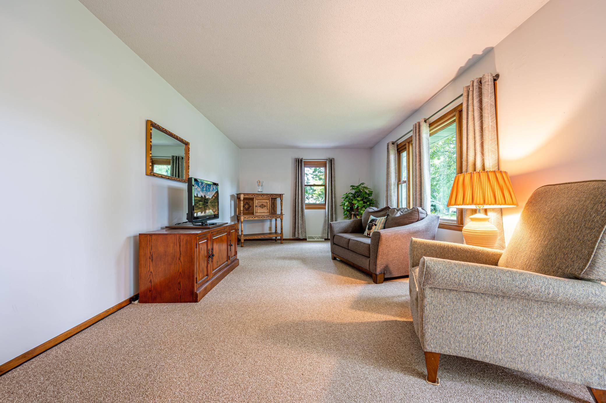 Litchfield, MN 55355,225 N Davis AVE