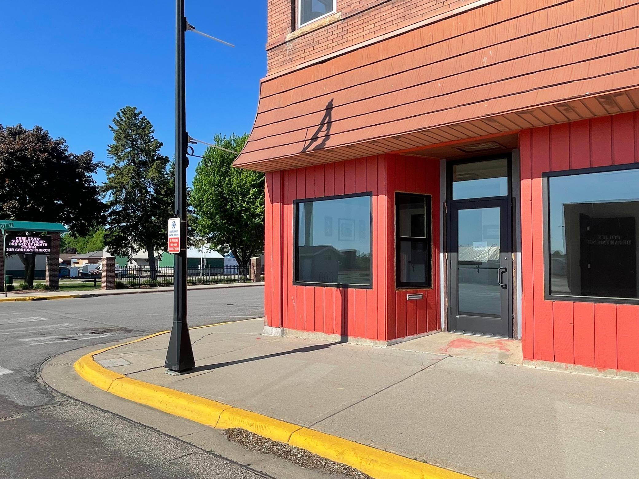 Fairfax, MN 55332,137 1st ST SE