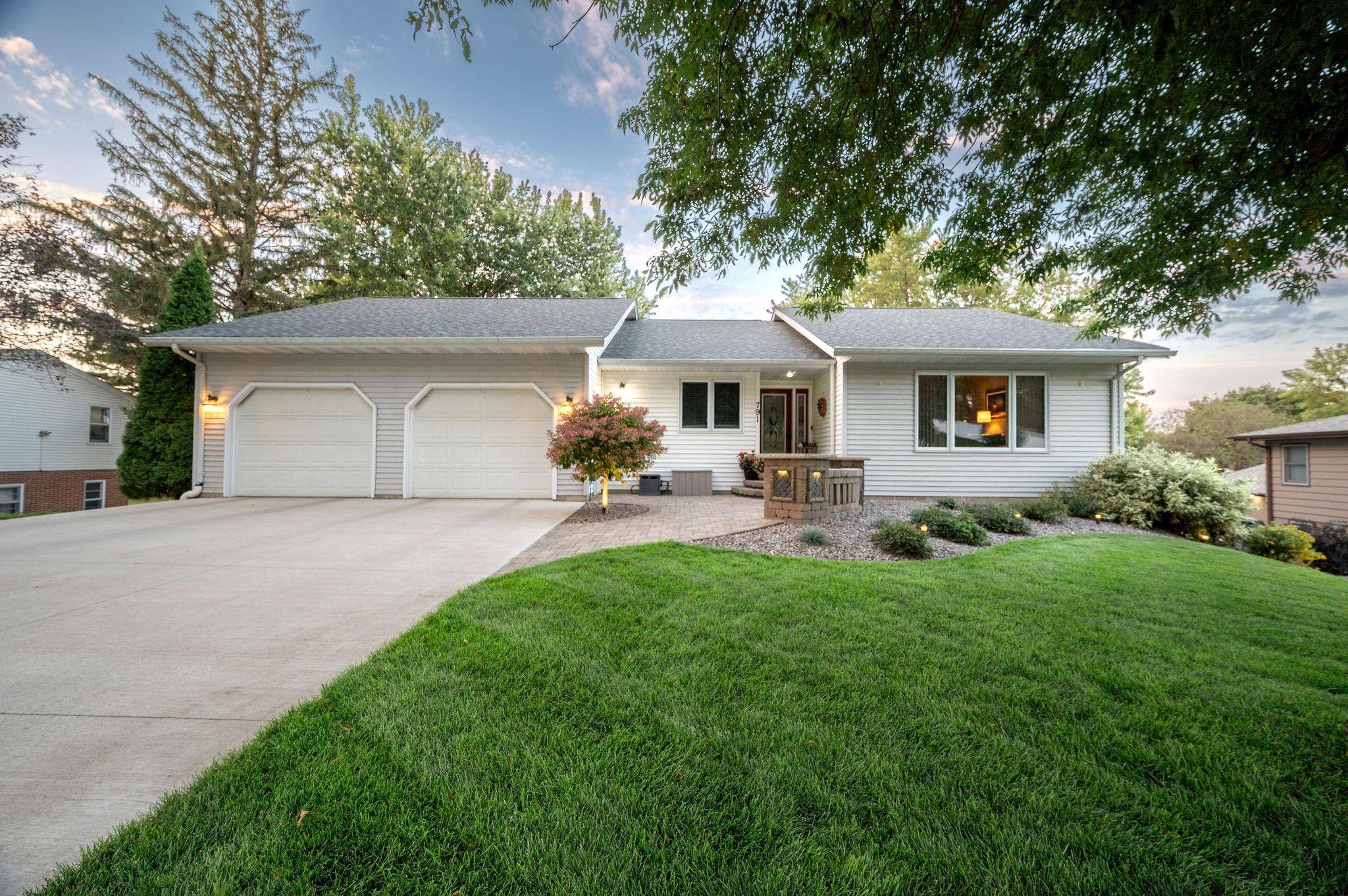 Windom, MN 56101,791 Highland RD