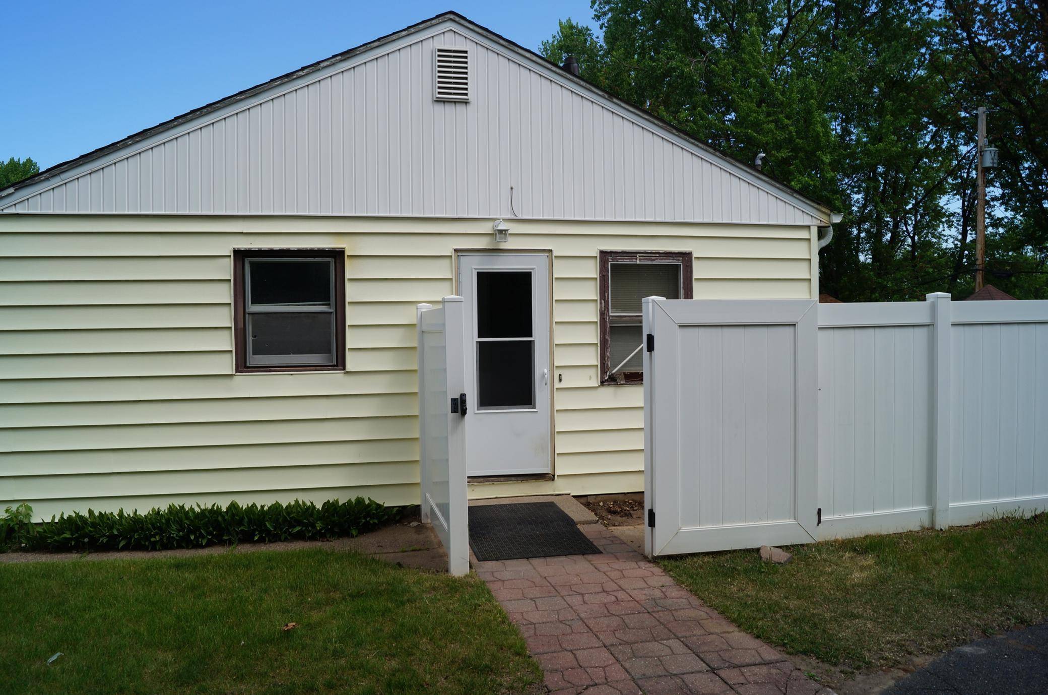 West Saint Paul, MN 55118,1898 Kathleen DR