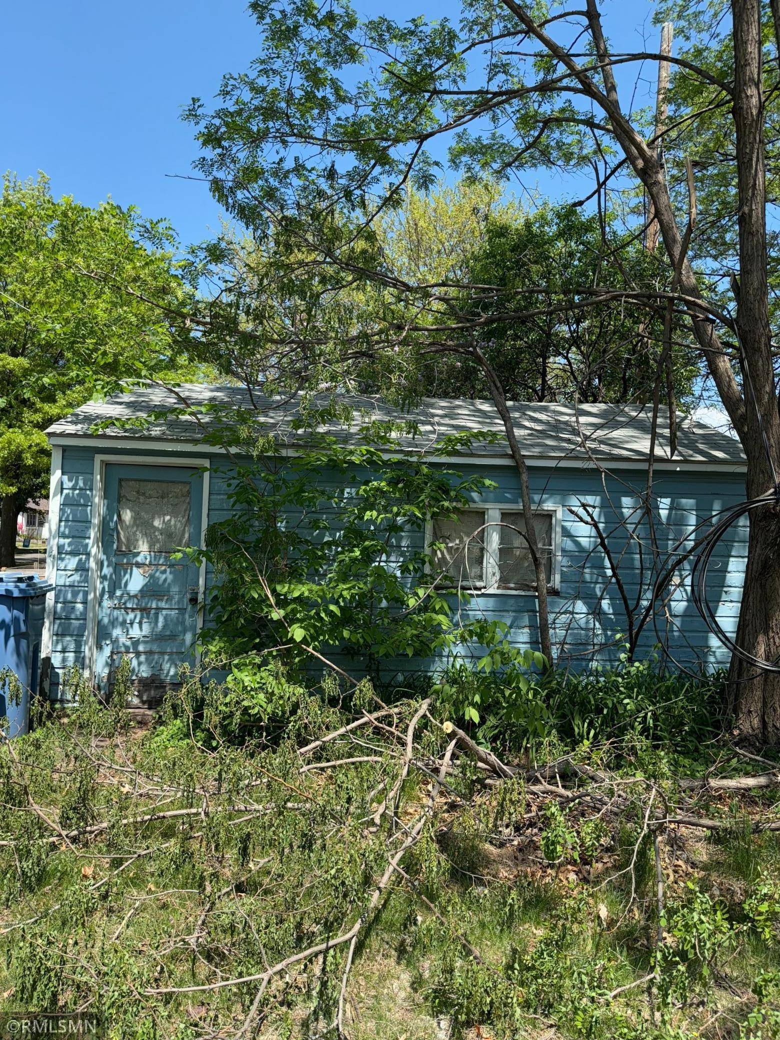 Minneapolis, MN 55407,2224 E 42nd ST