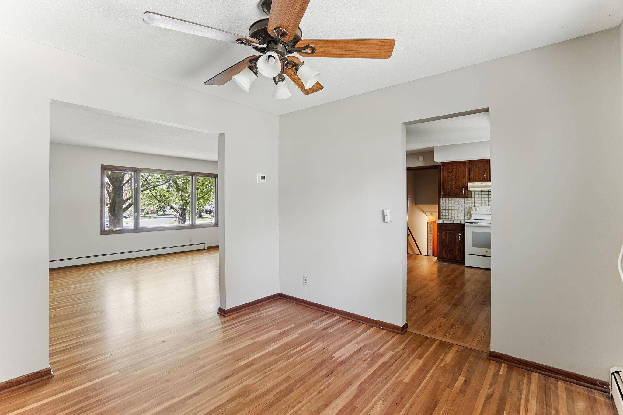 Woodbury, MN 55125,6116 Birchwood RD