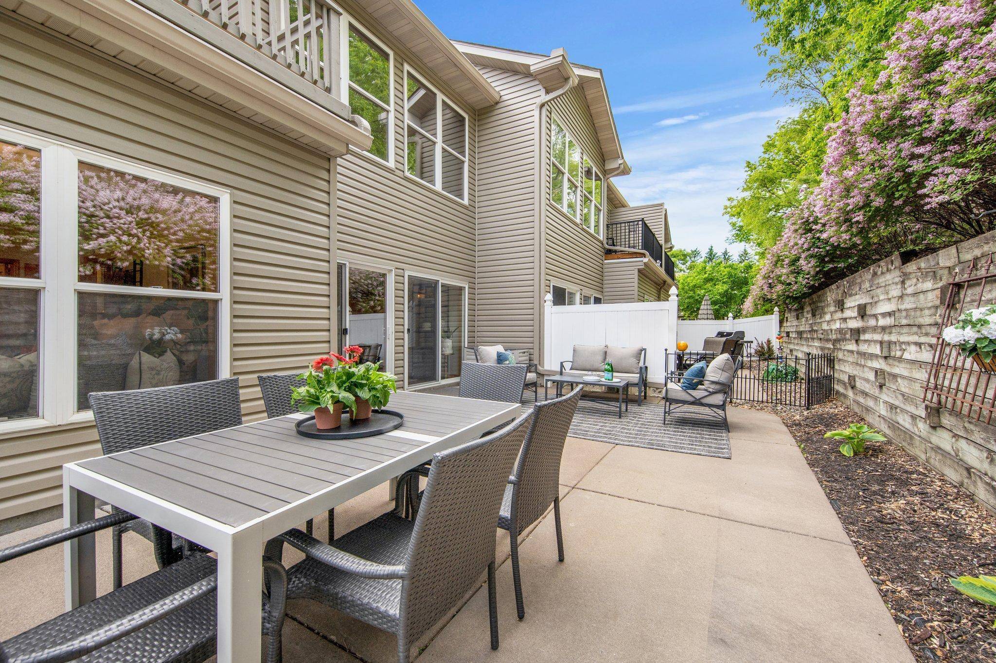 Hopkins, MN 55305,10014 Cove DR