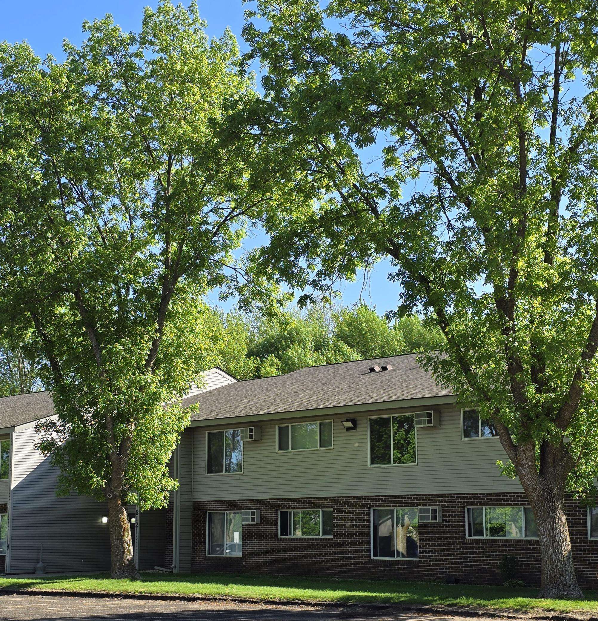Jackson, MN 56143,808 Hills AVE #S102