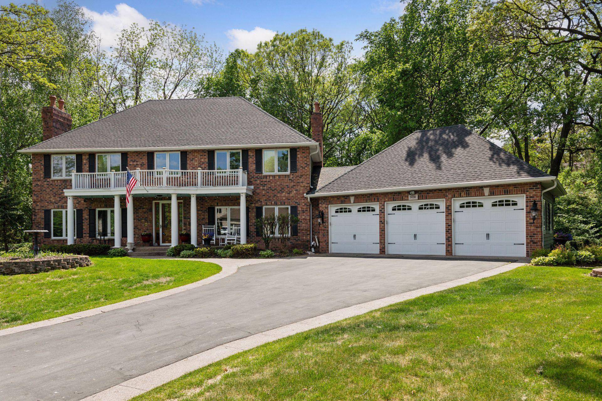 Eagan, MN 55122,1438 Kings Wood RD