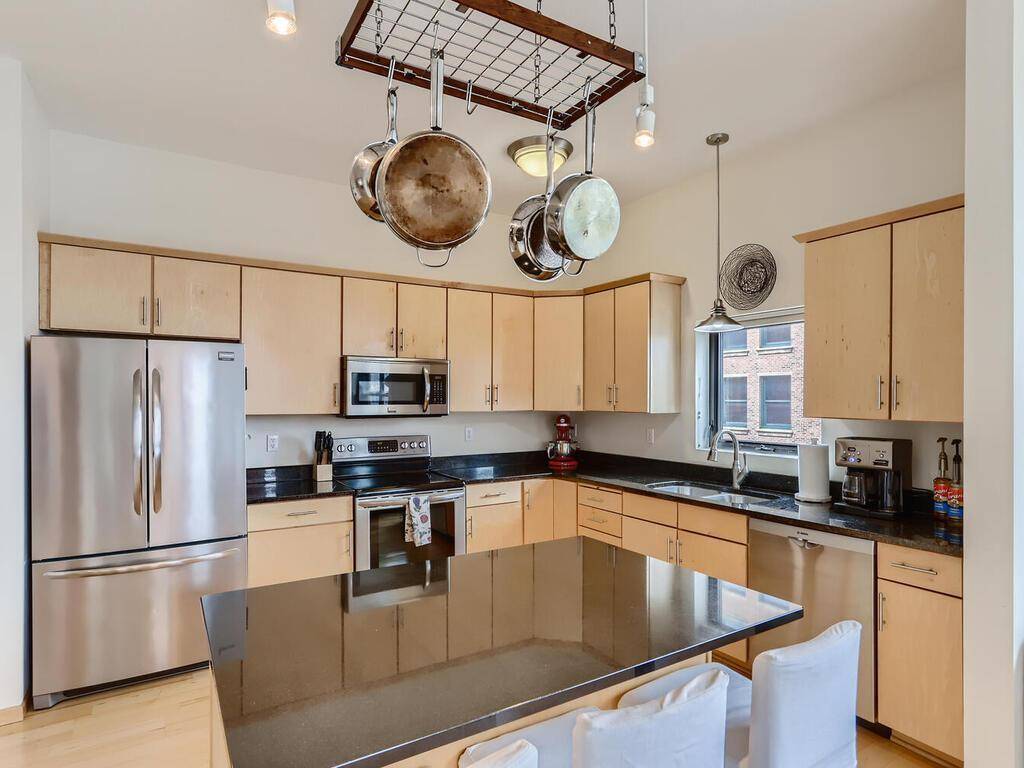 Saint Paul, MN 55101,270 4th ST E #402