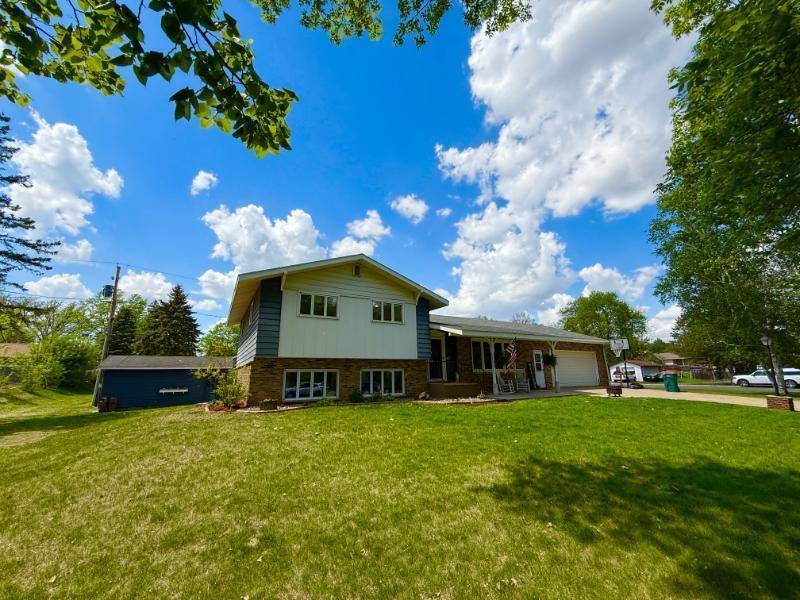 Staples, MN 56479,725 8th ST NE