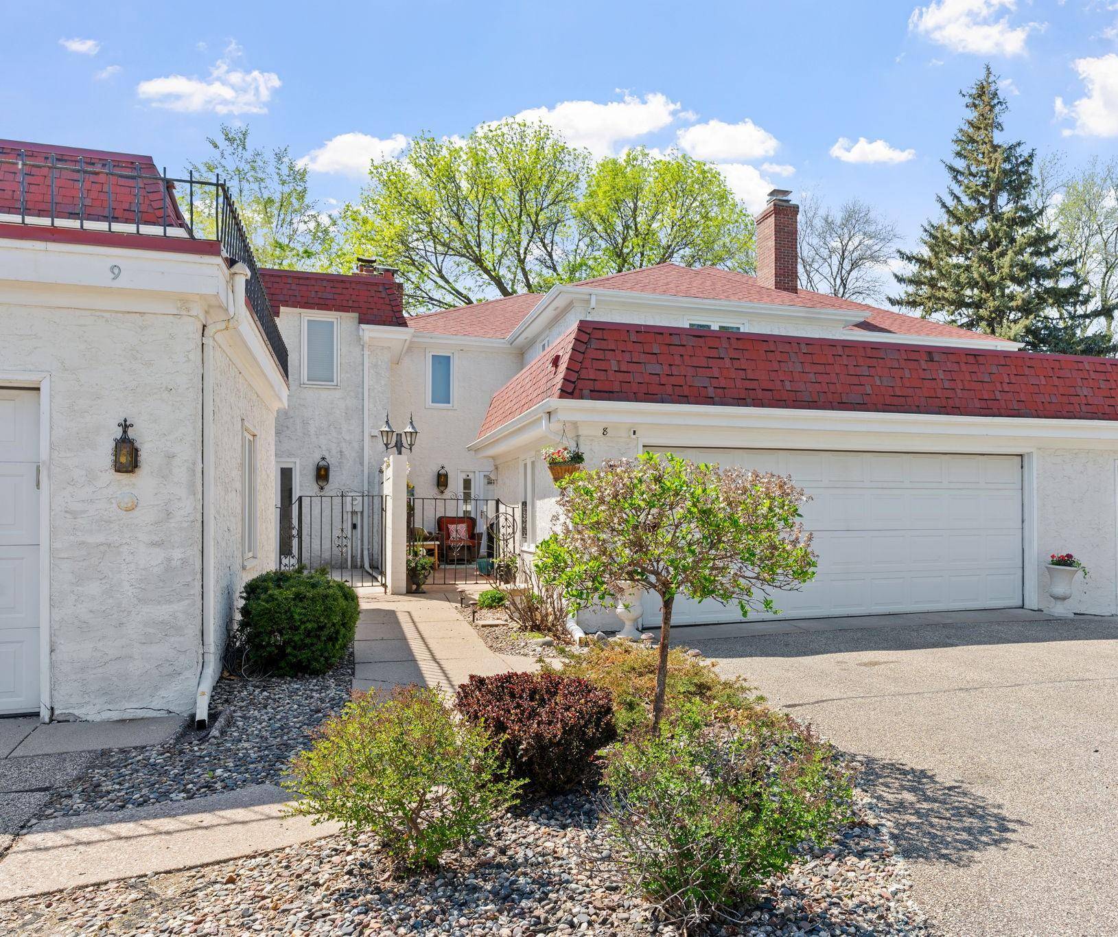 Mendota Heights, MN 55118,1805 Eagle Ridge DR #8