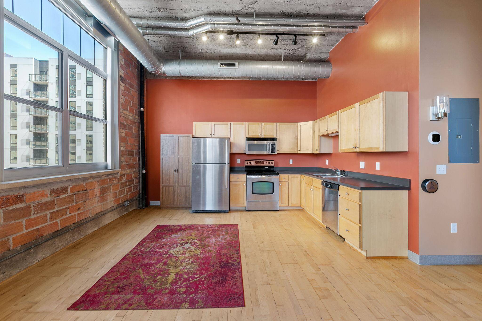 Minneapolis, MN 55415,521 S 7th St #506