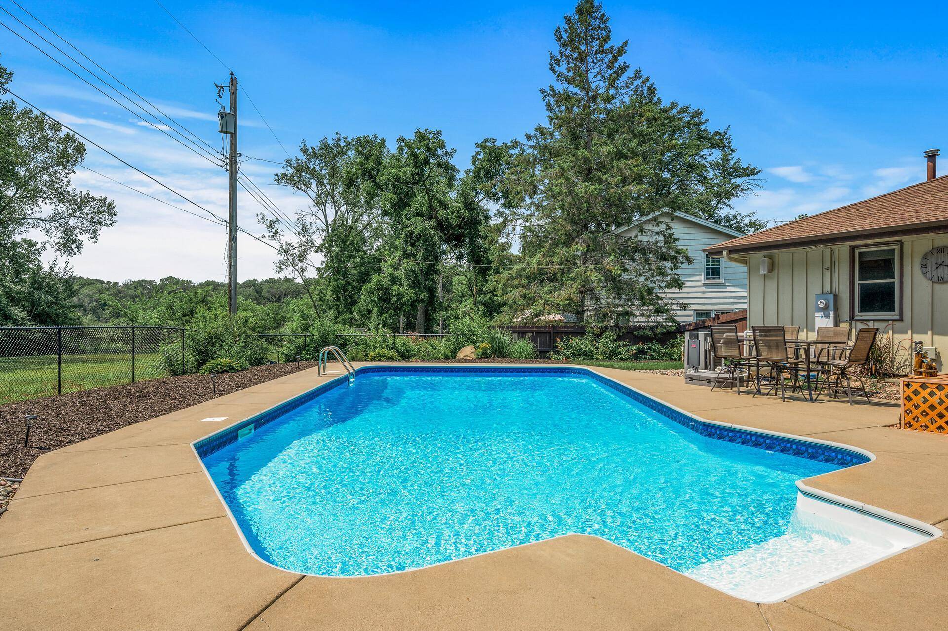 Bloomington, MN 55437,9030 Kell CIR