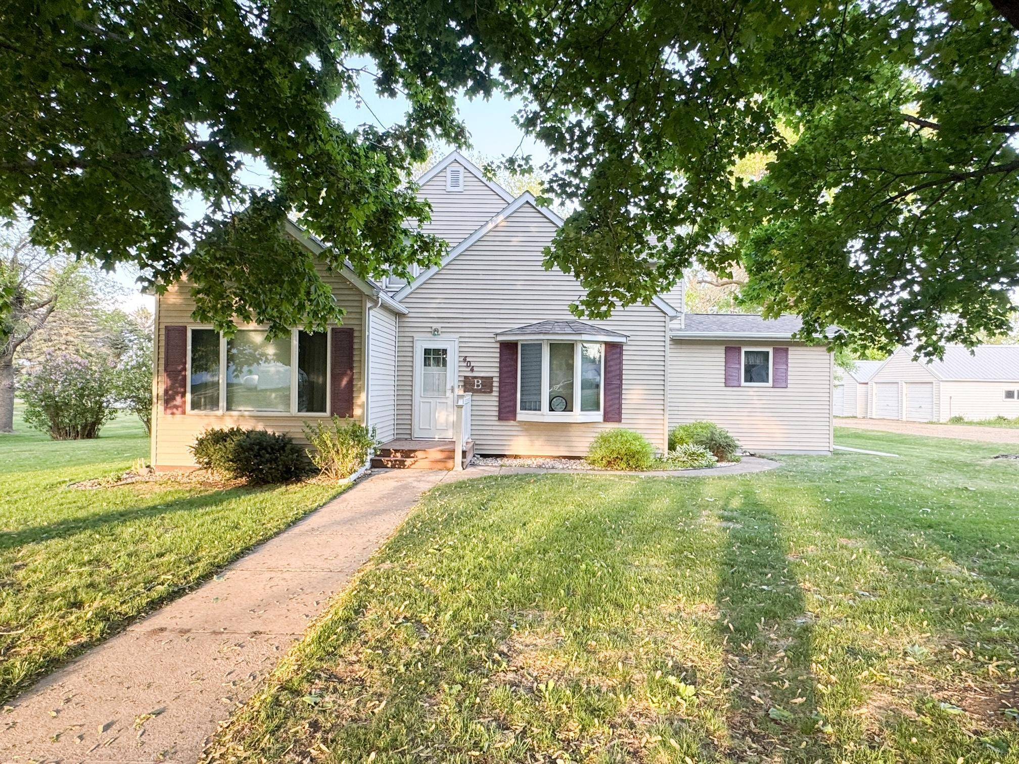 Wilmont, MN 56185,404 5th Avenue