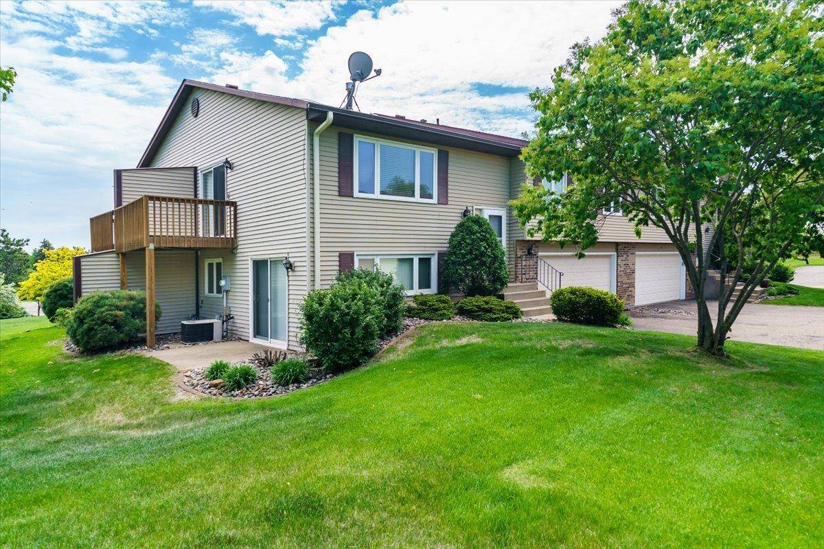Eden Prairie, MN 55347,10382 Juniper LN