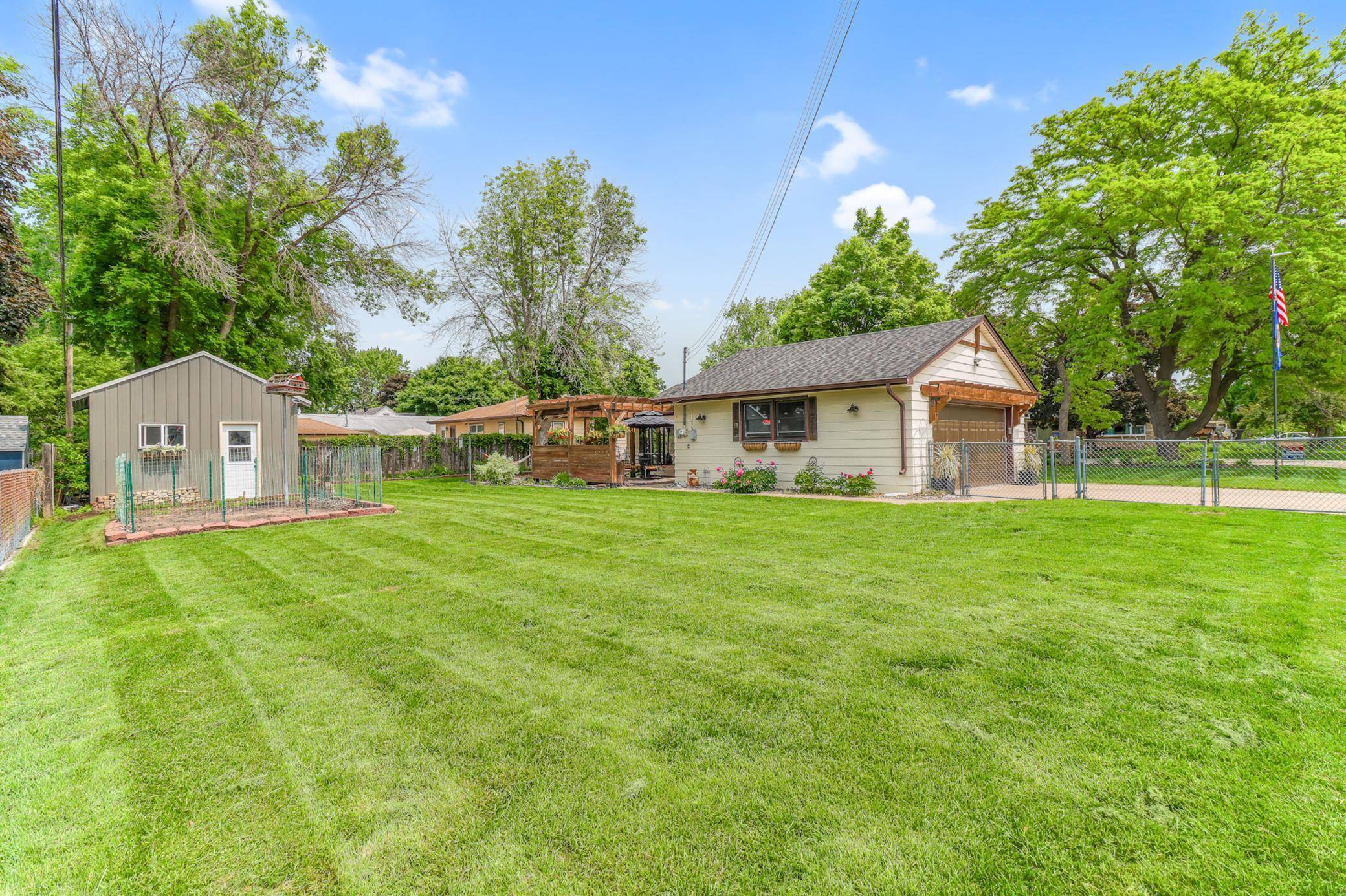 Osseo, MN 55369,401 2nd AVE NE