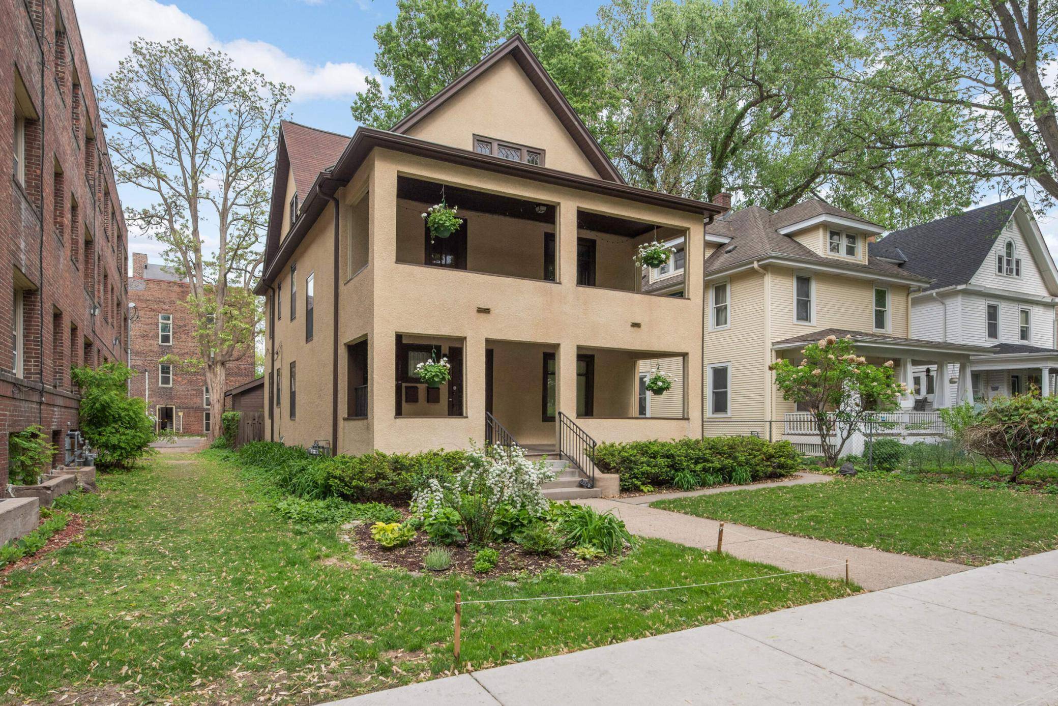 Minneapolis, MN 55405,2227 Garfield AVE