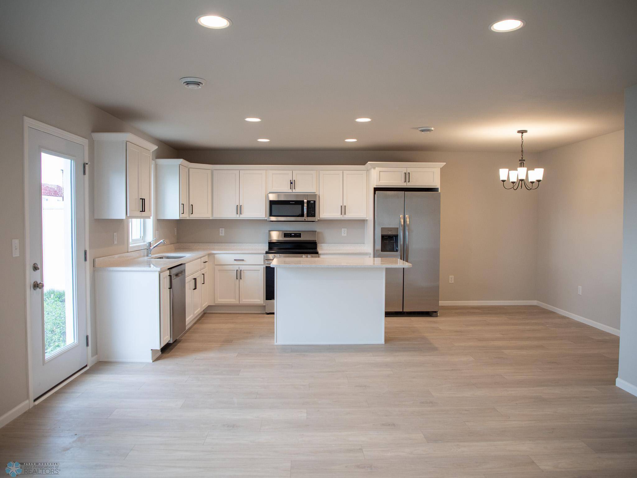 Fargo, ND 58104,1482 69th AVE S