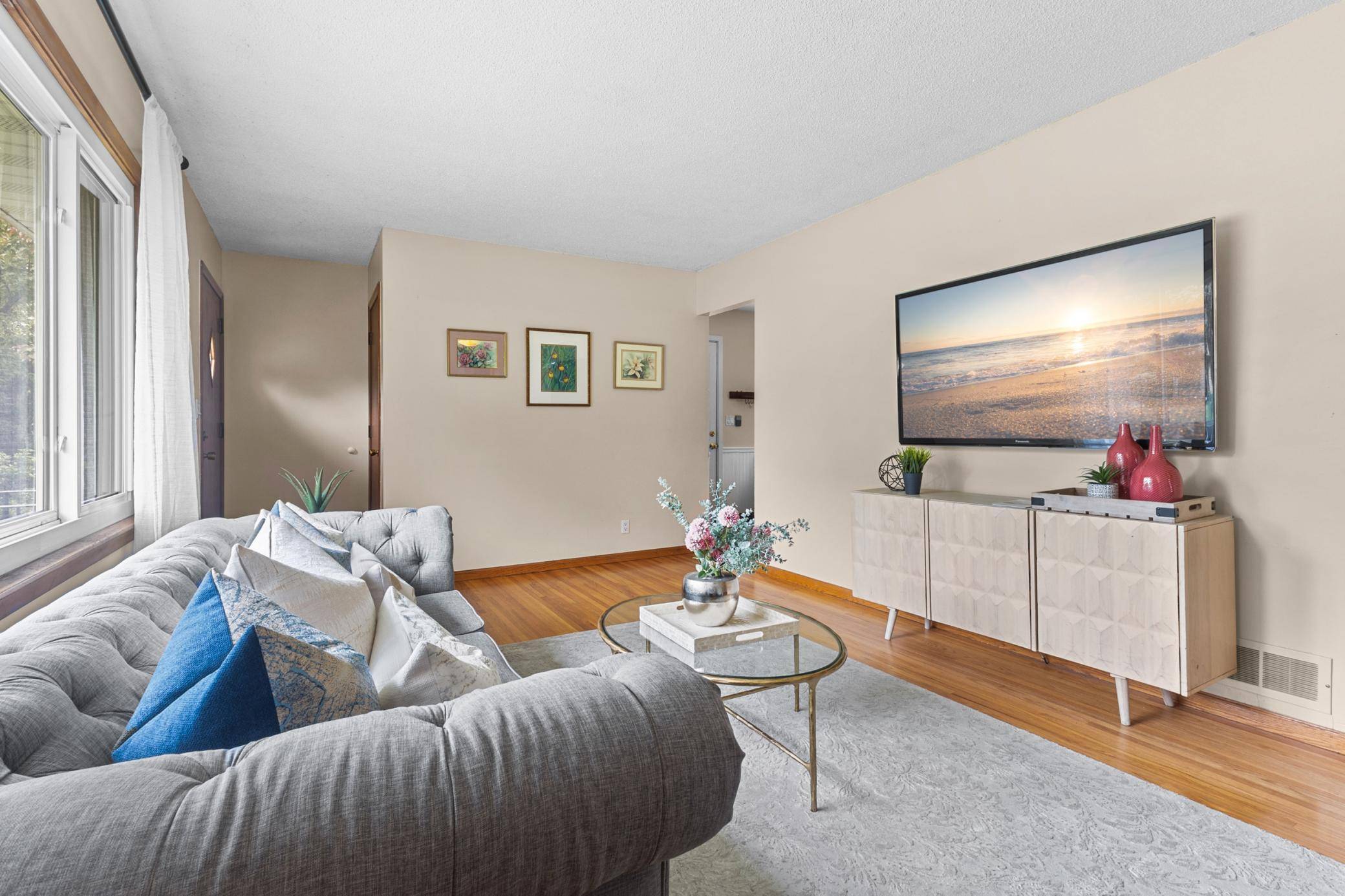 Eagan, MN 55122,4333 Diamond DR