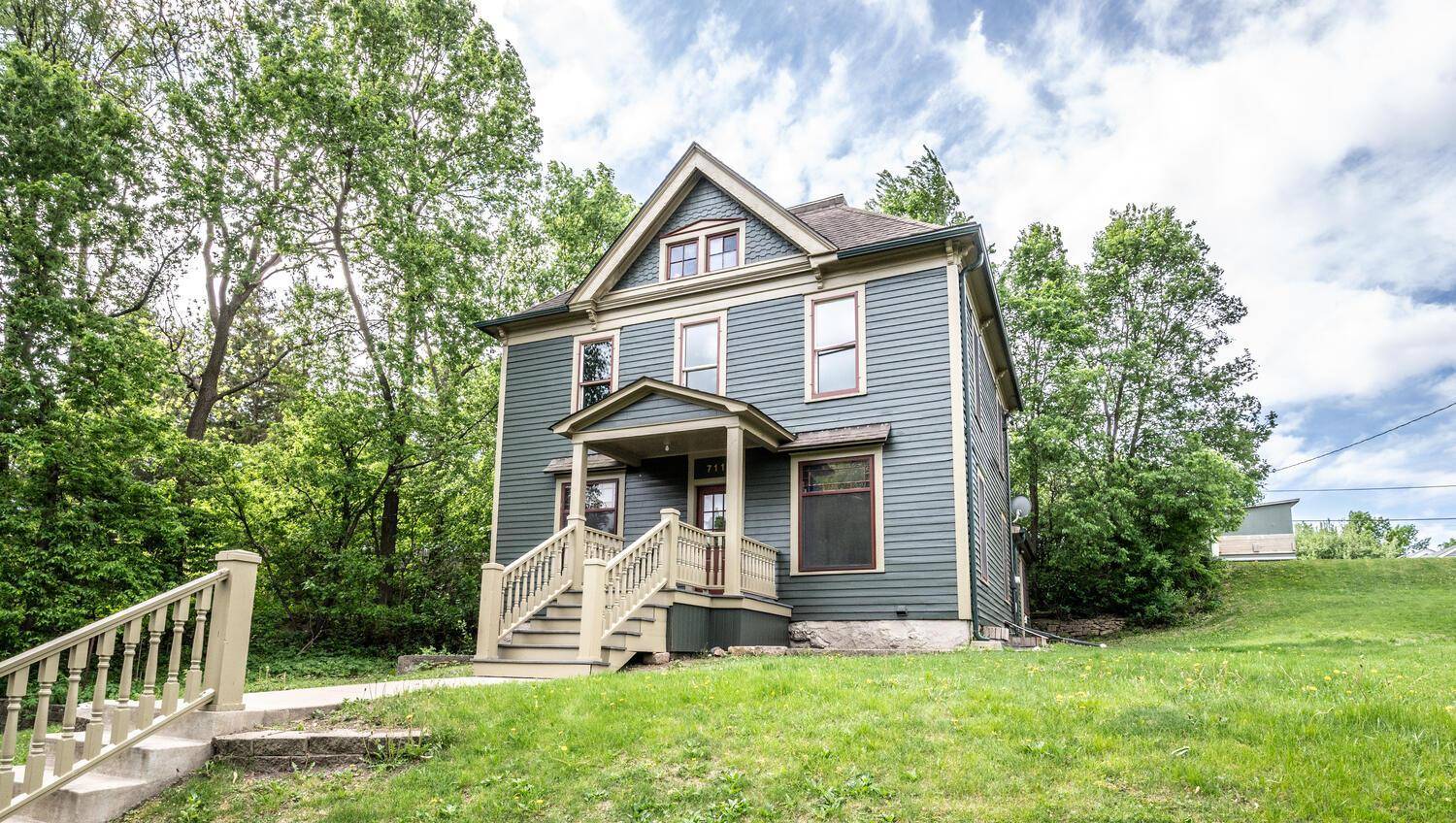 Northfield, MN 55057,711 2nd ST W