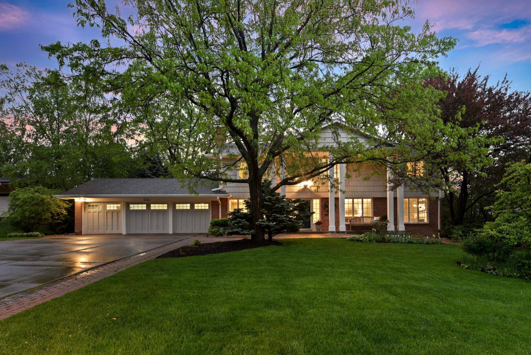 Edina, MN 55436,5705 Camelback DR
