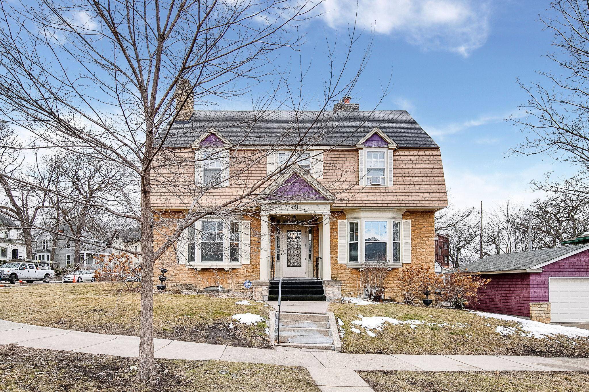 Saint Paul, MN 55104,451 Lynnhurst AVE E