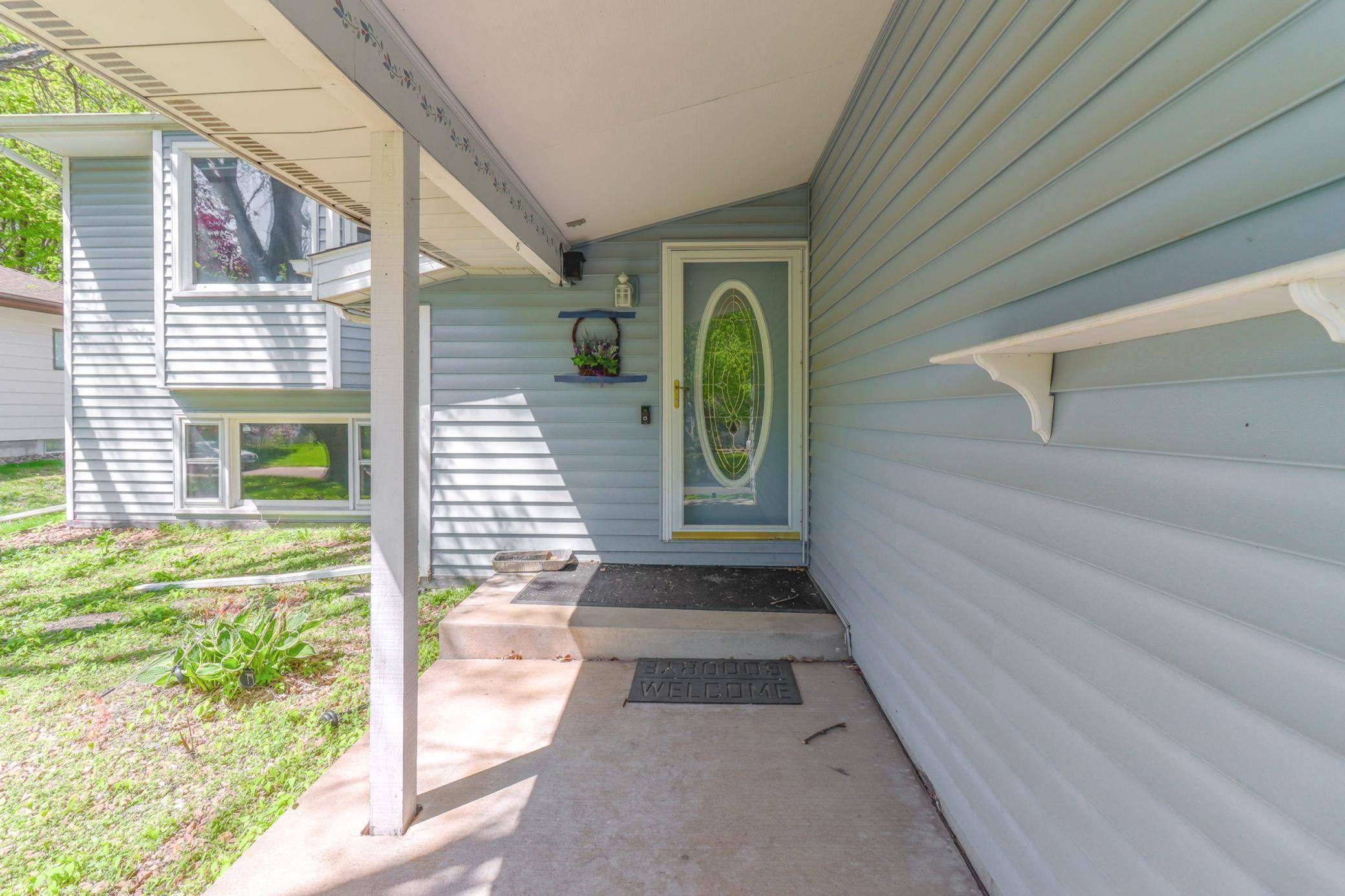 North Saint Paul, MN 55109,2515 Belmont LN E