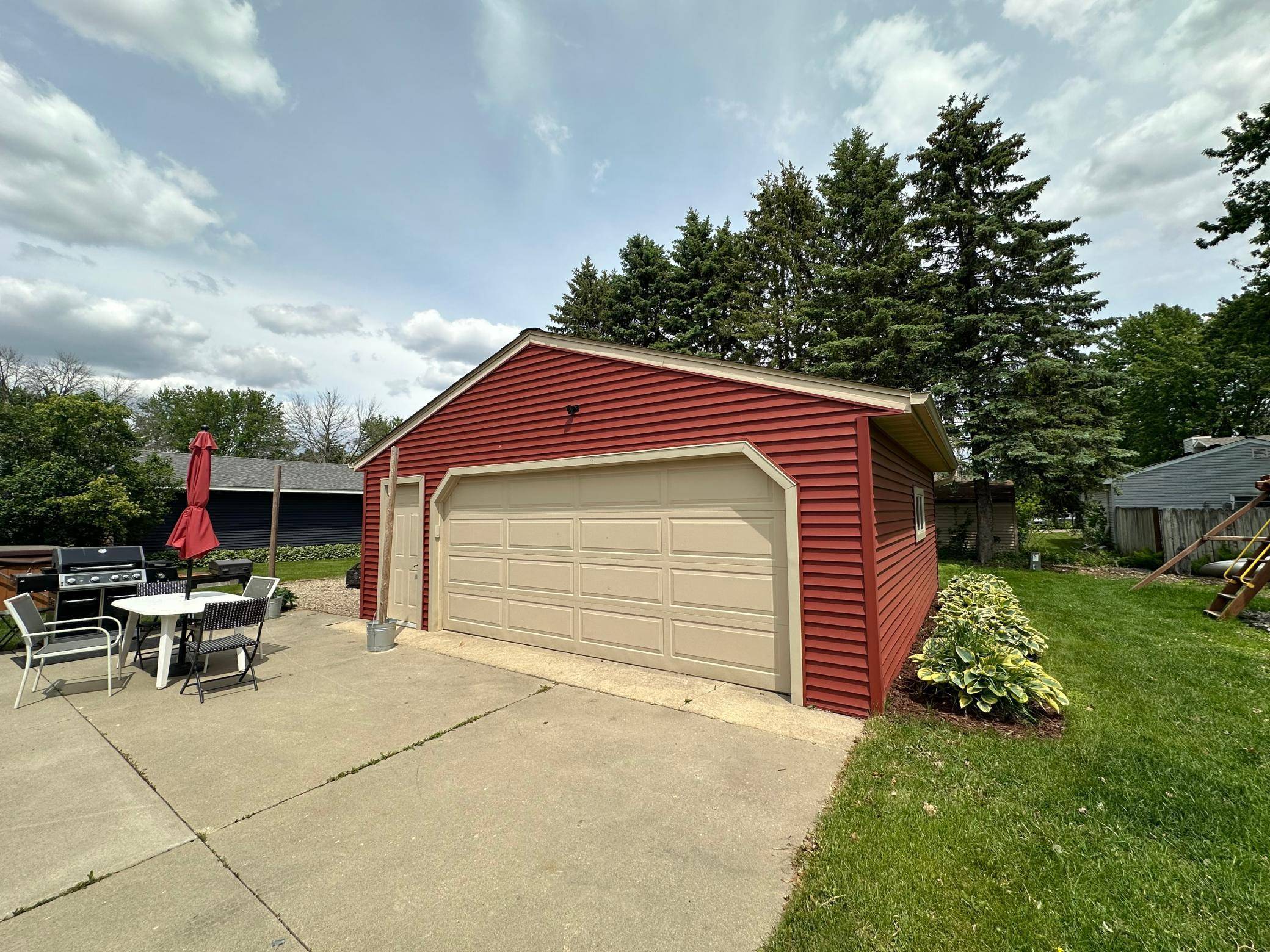 Kasson, MN 55944,404 5th AVE NE