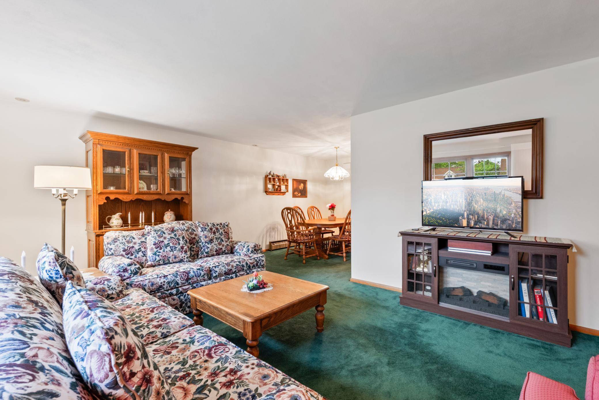 Maplewood, MN 55109,1134 Lealand RD E