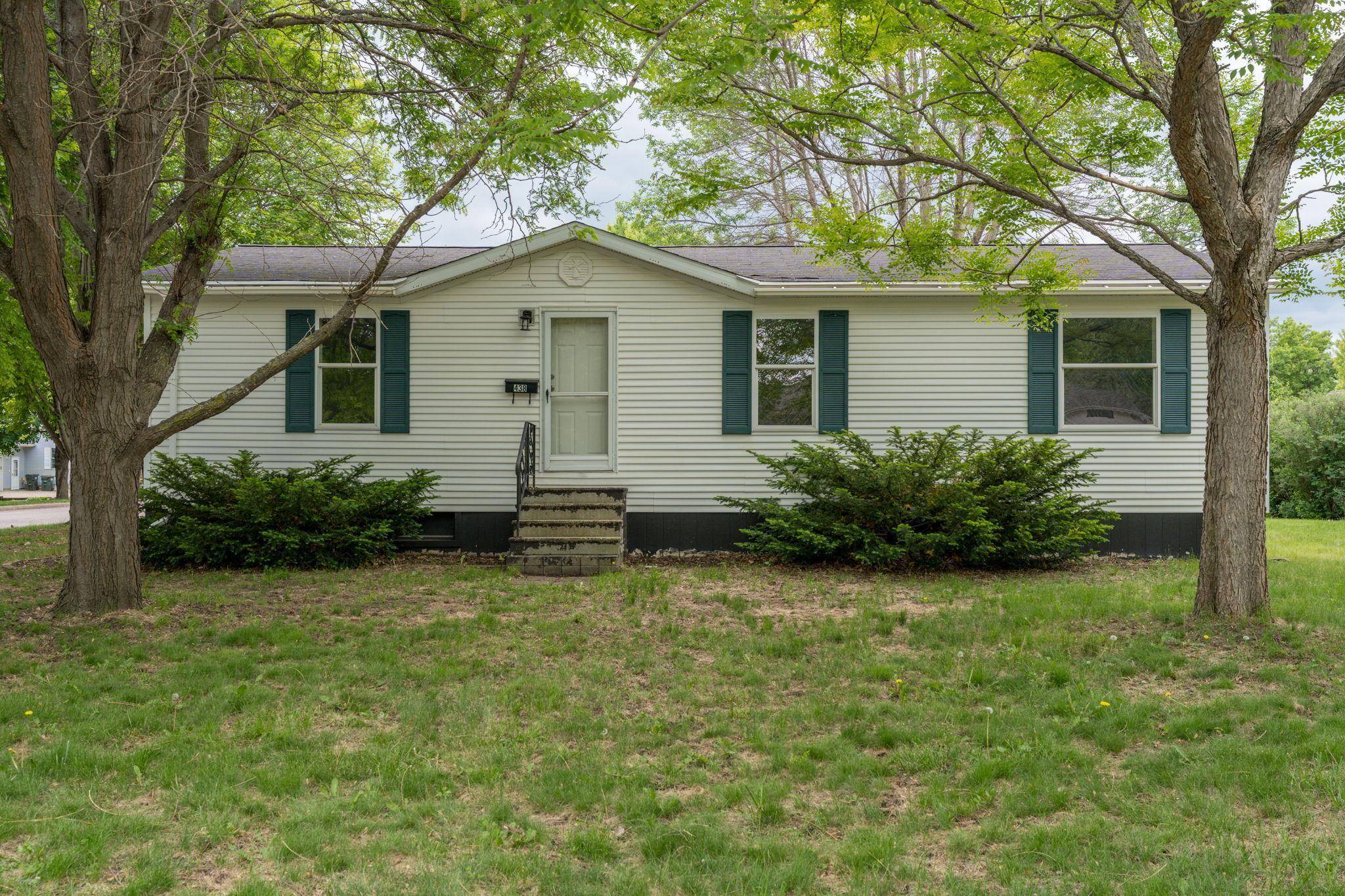 Saint Peter, MN 56082,438 Swift ST