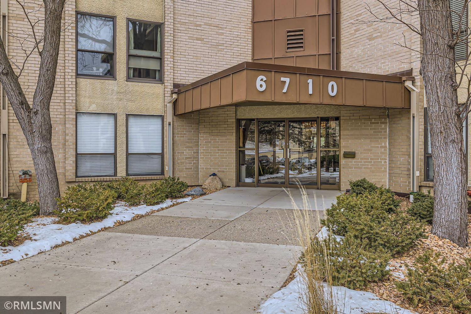 Edina, MN 55436,6710 Vernon AVE S #307