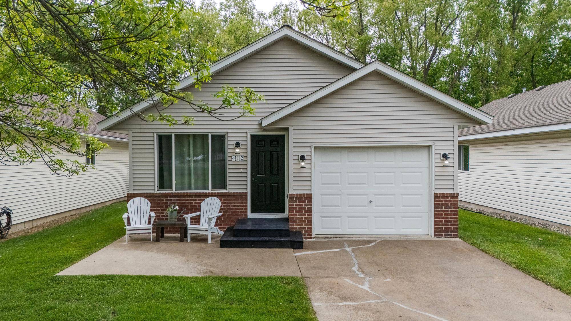 New Prague, MN 56071,412 Lady Slipper AVE NE