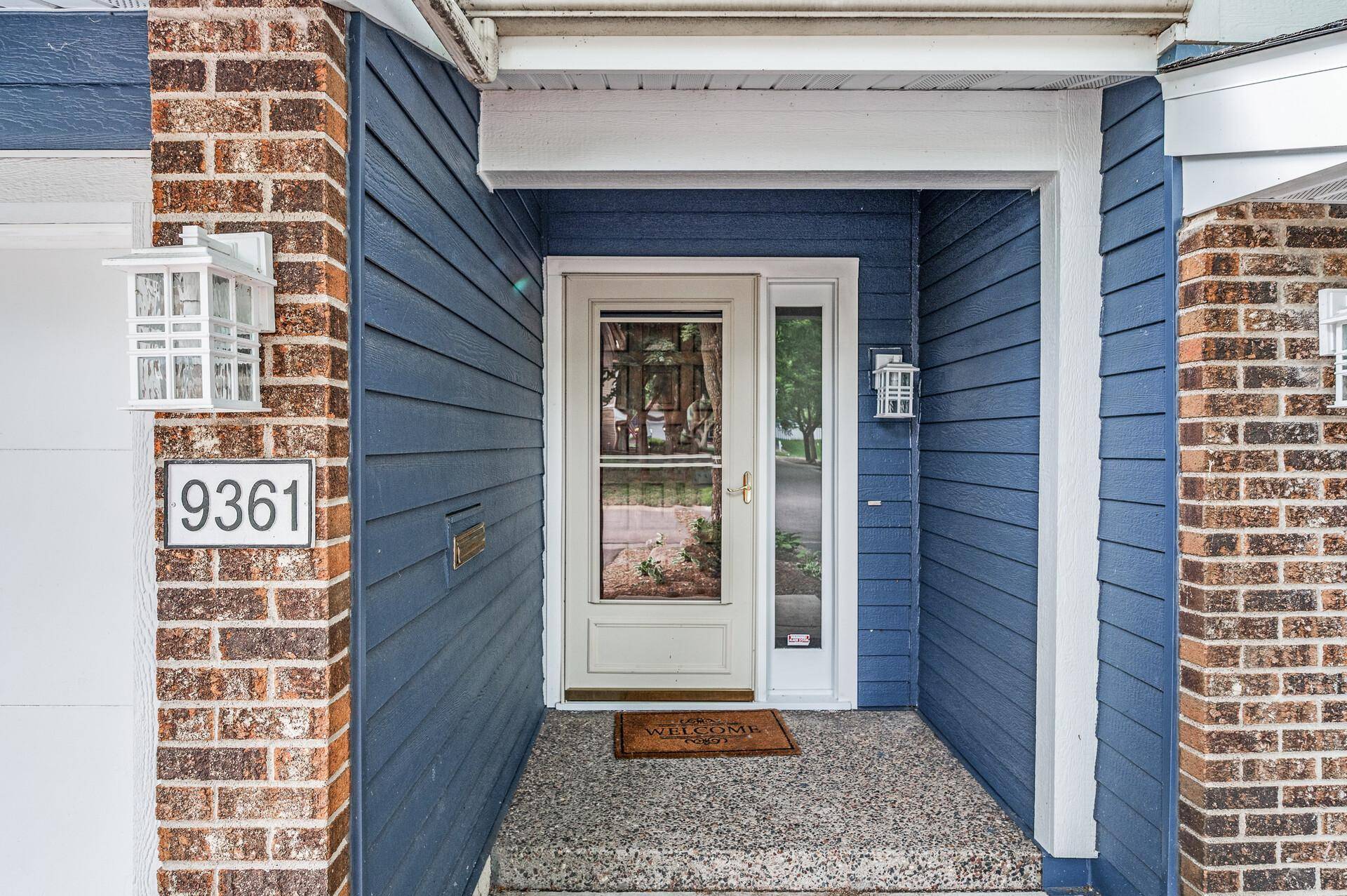 Bloomington, MN 55437,9361 Nesbitt RD