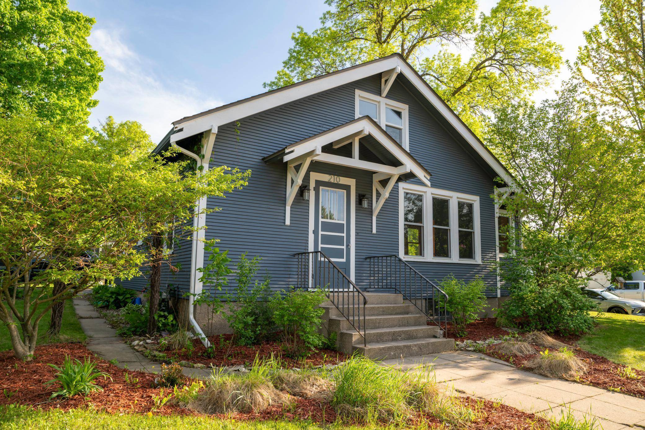 Alexandria, MN 56308,210 13th AVE W