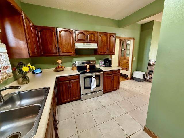 Mabel, MN 55954,209 Oak ST S