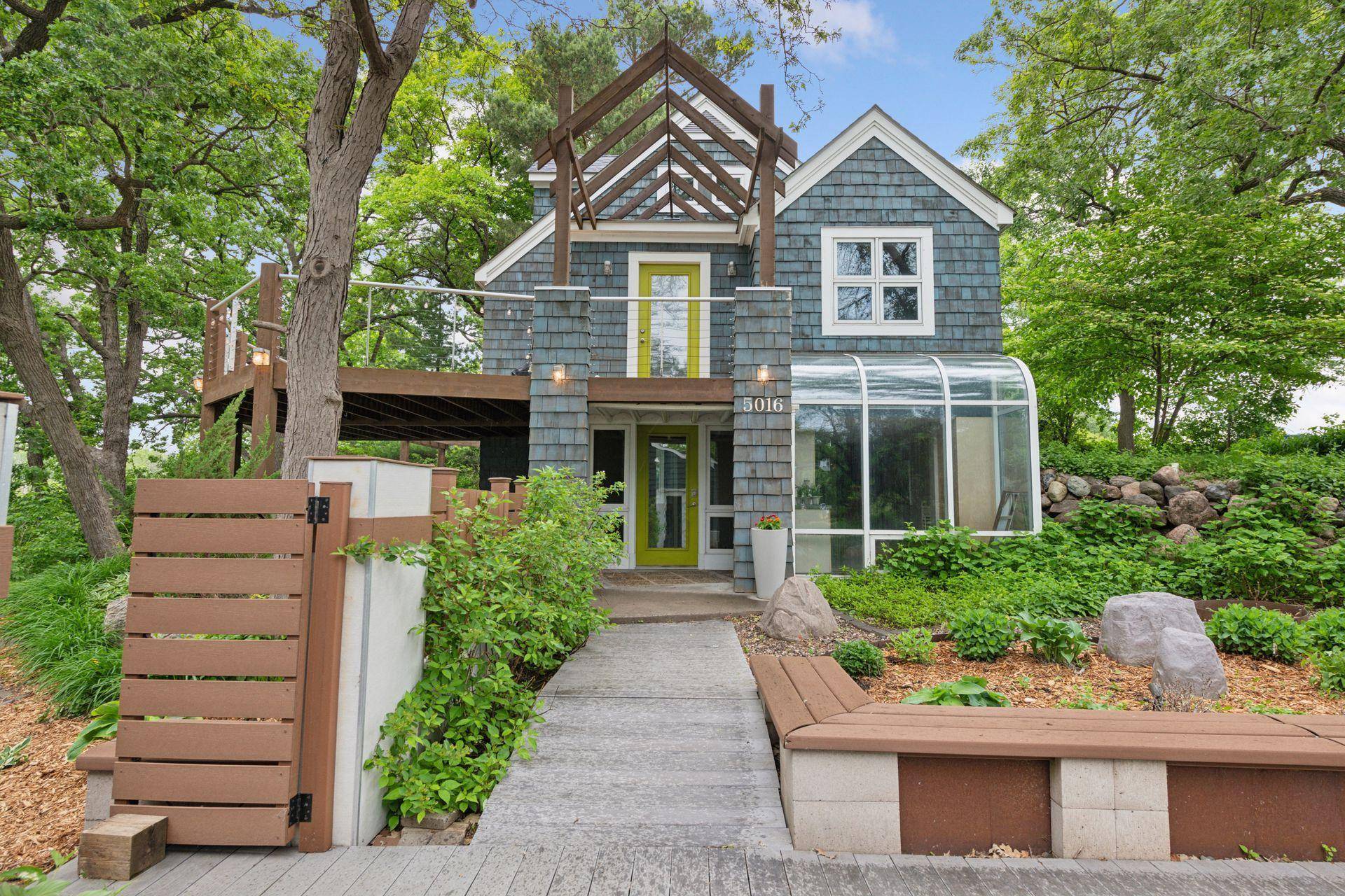 Minnetonka, MN 55343,5016 Shady Oak RD S