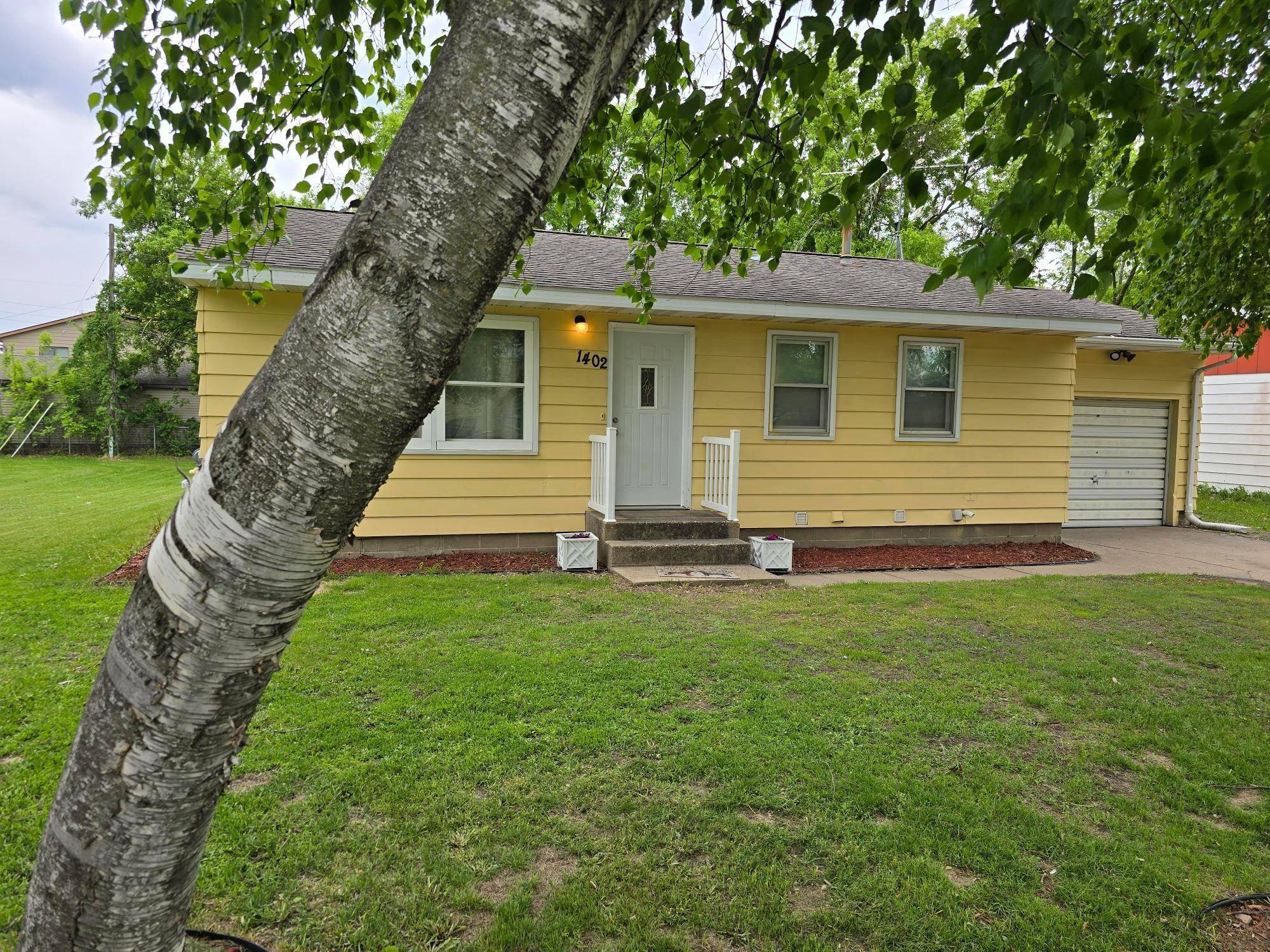 Saint Cloud, MN 56303,1402 7th ST N