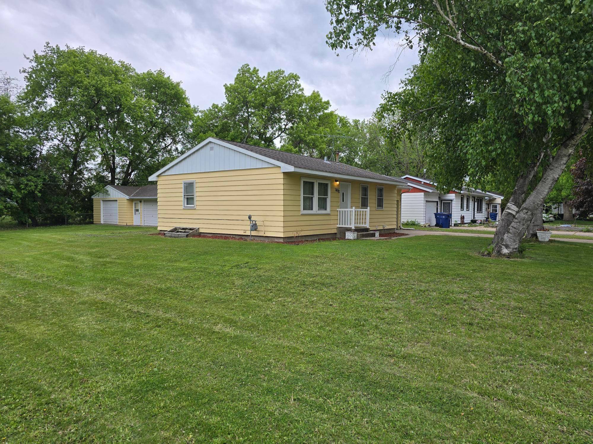 Saint Cloud, MN 56303,1402 7th ST N