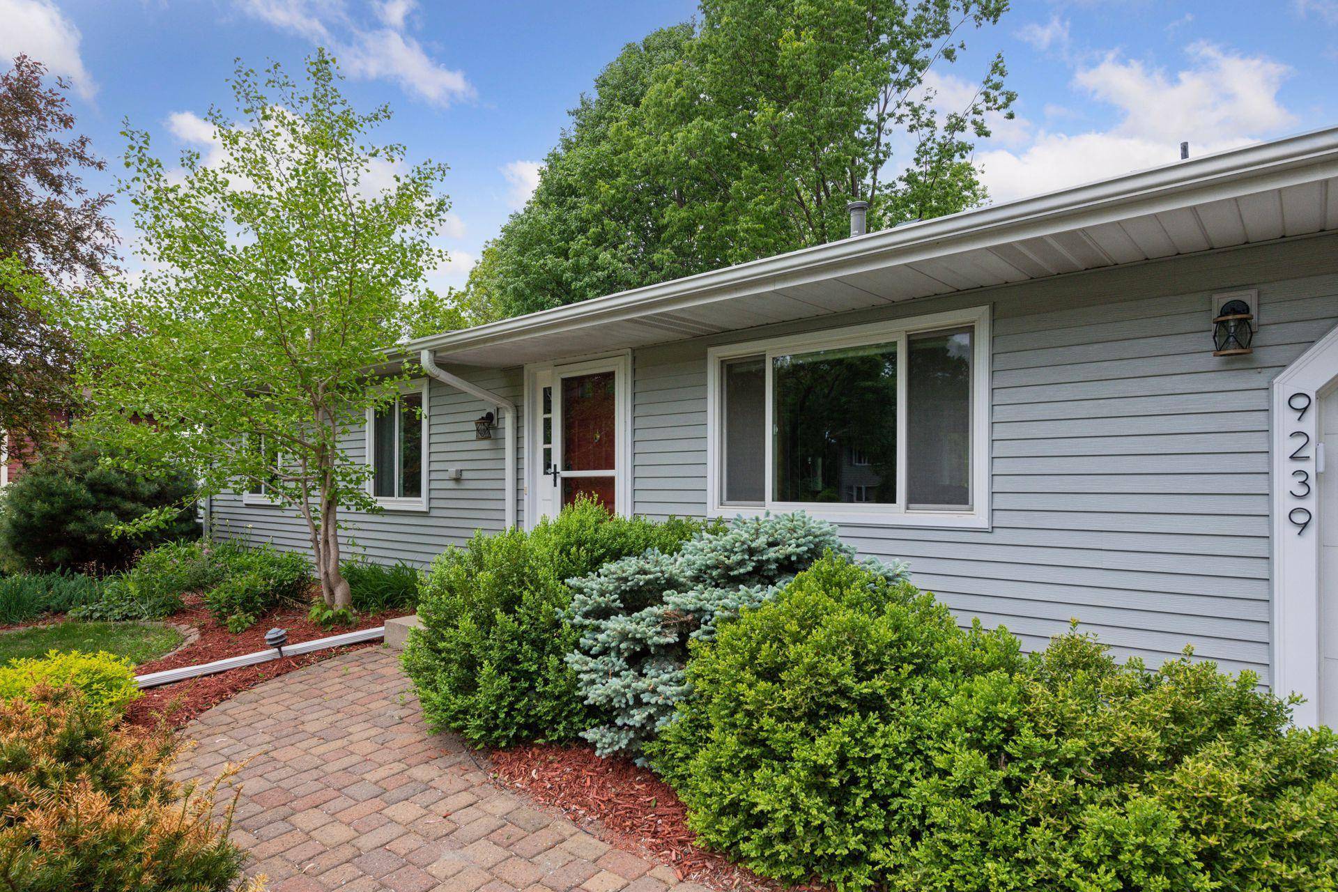 Maple Grove, MN 55369,9239 Harbor LN N