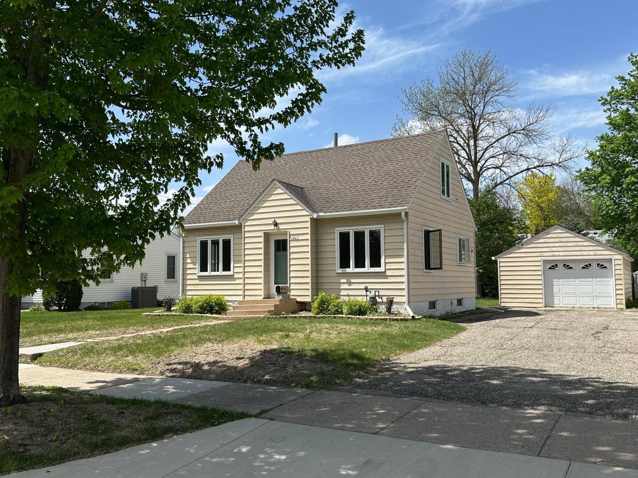 Austin, MN 55912,1703 3rd ST NE