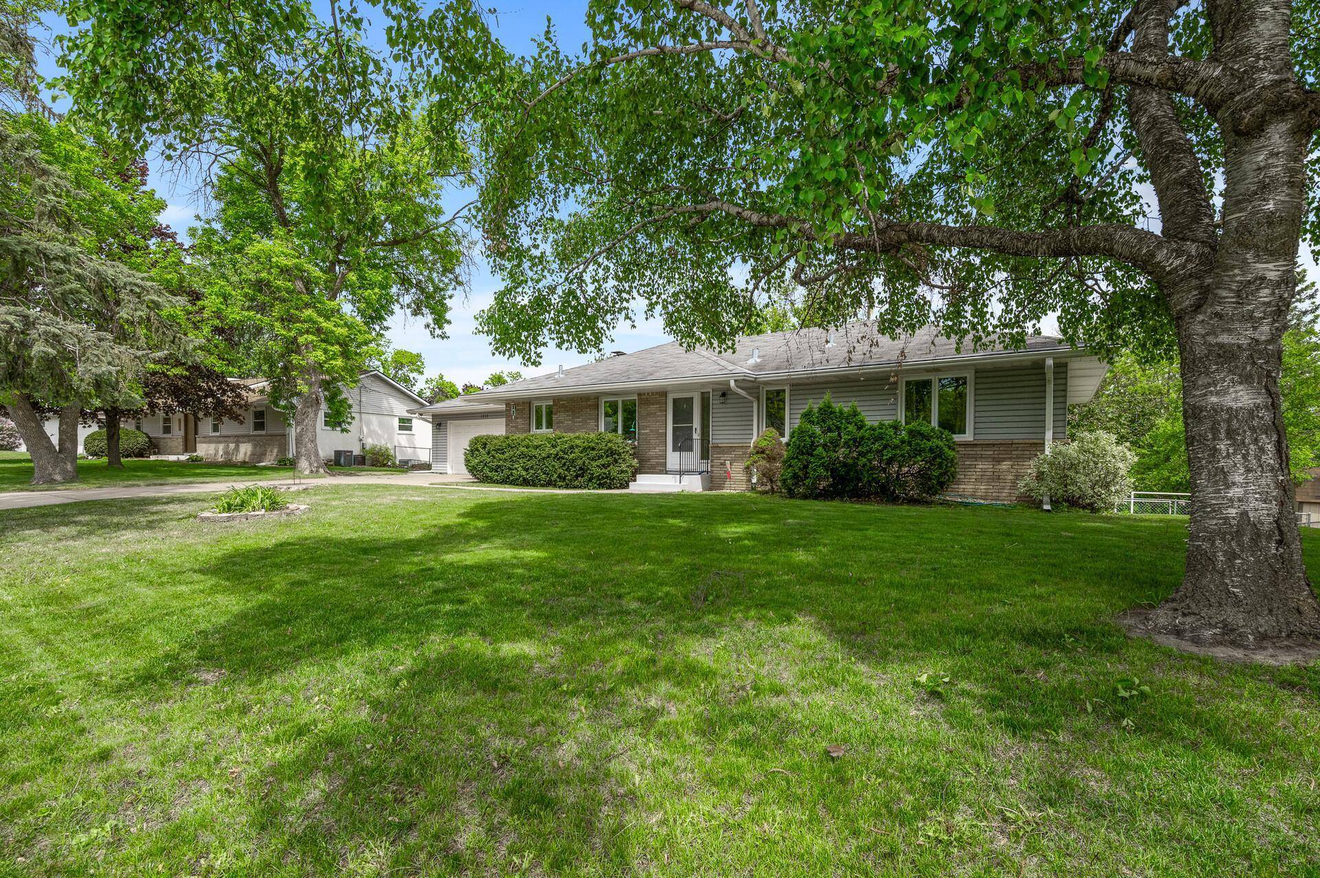 New Brighton, MN 55112,1213 Highview DR