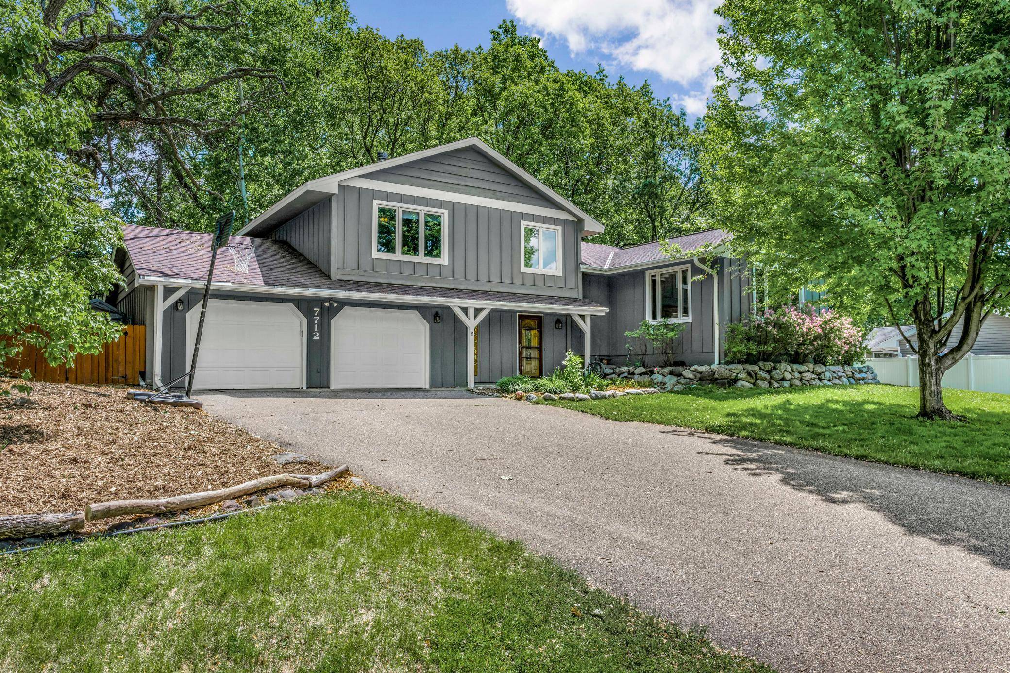 Inver Grove Heights, MN 55076,7712 Bester AVE