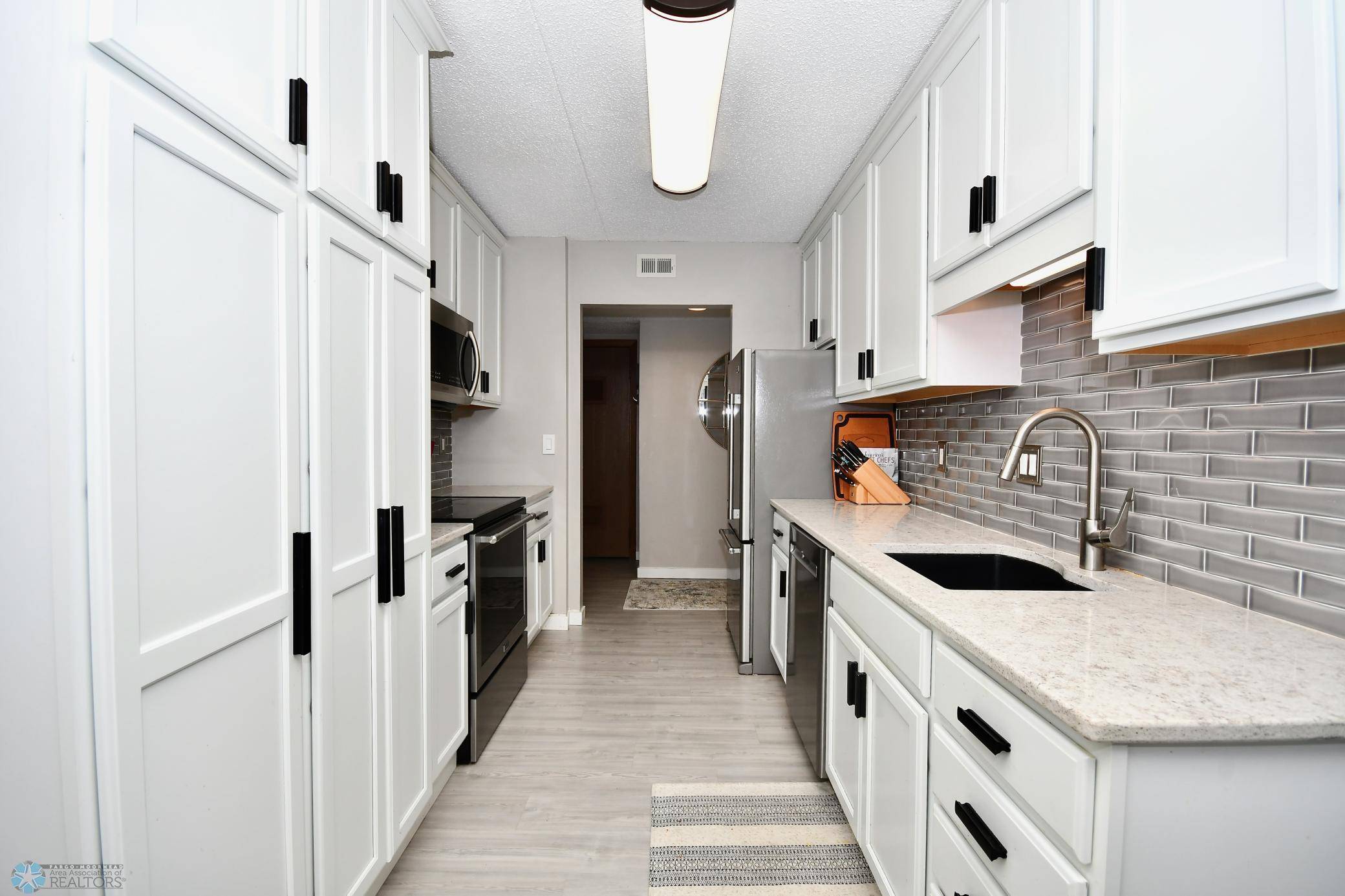 Fargo, ND 58102,1110 3rd AVE N #604W