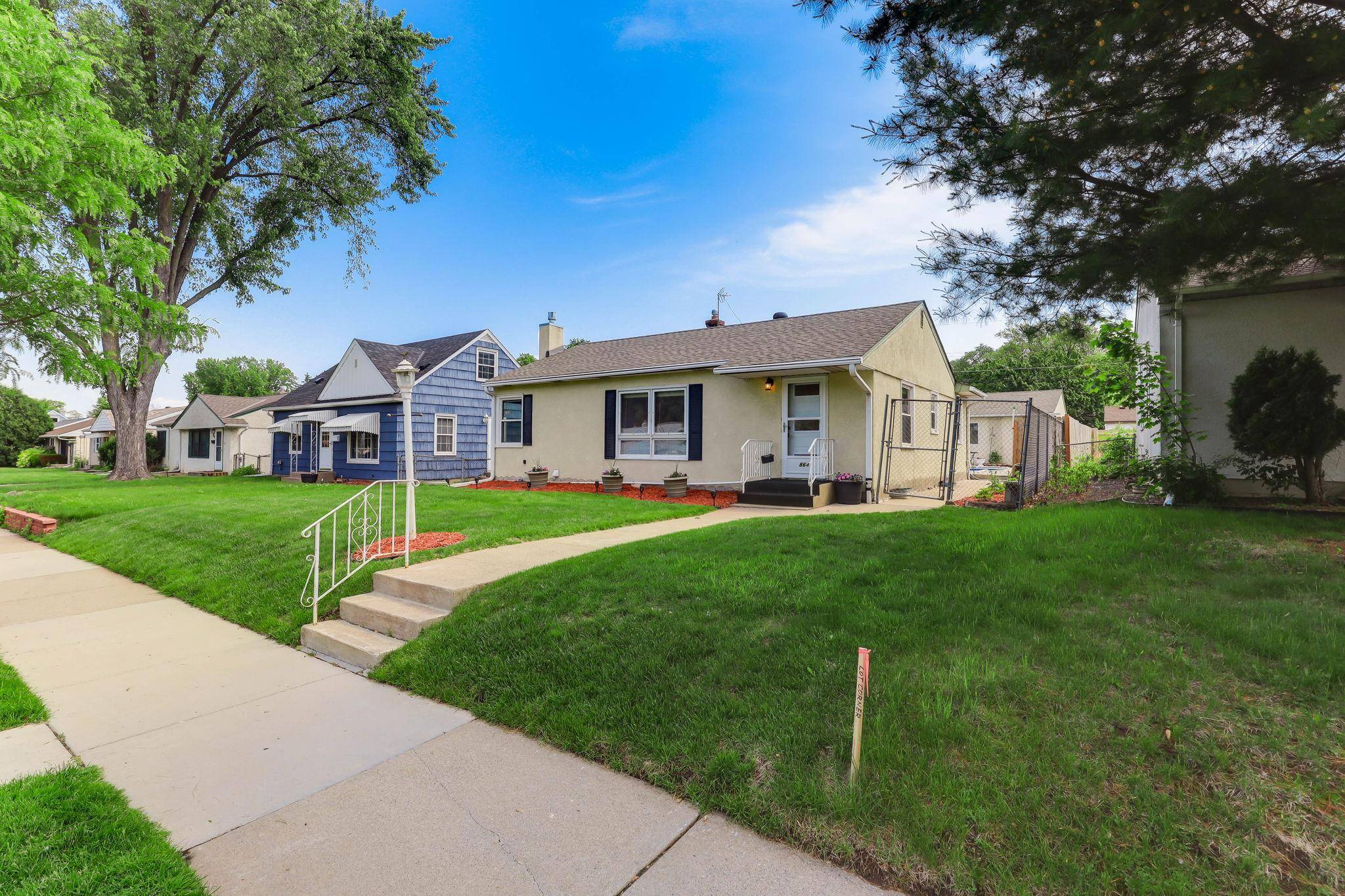 Saint Paul, MN 55119,864 Howard ST N